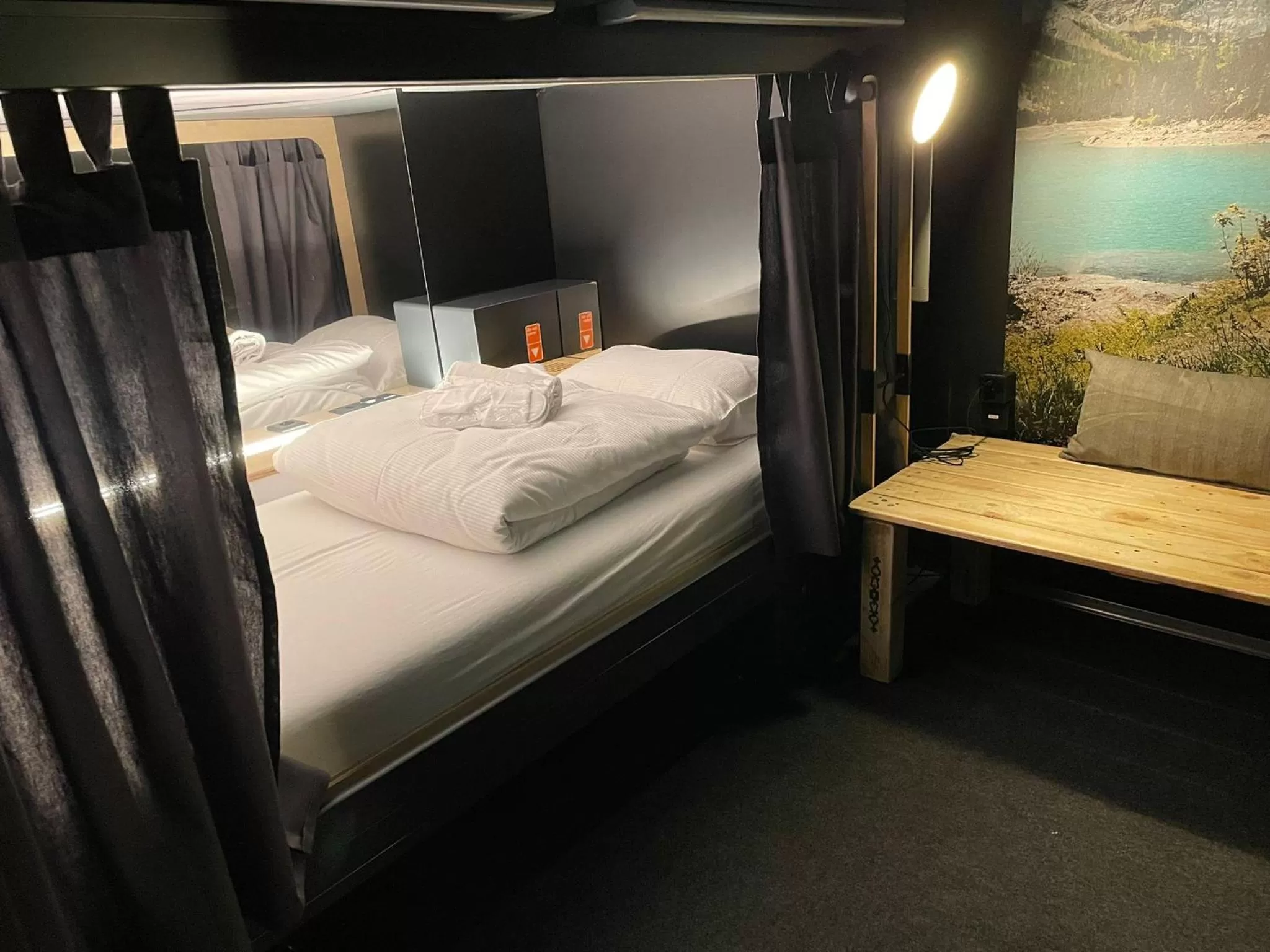 Photo of the whole room, Bed in Capsule Hotel - Zurich Airport