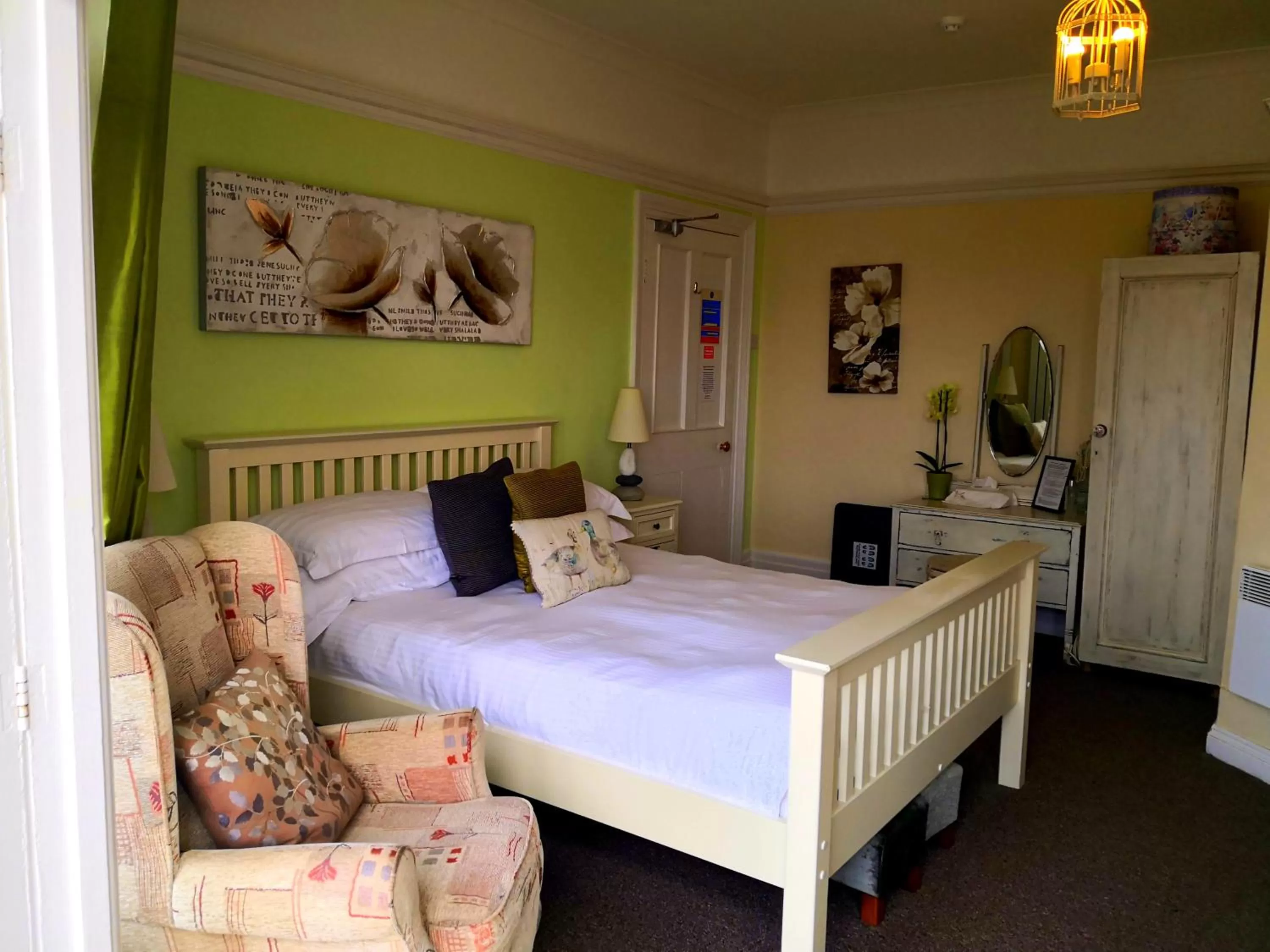 Bed in Sunset Guest House