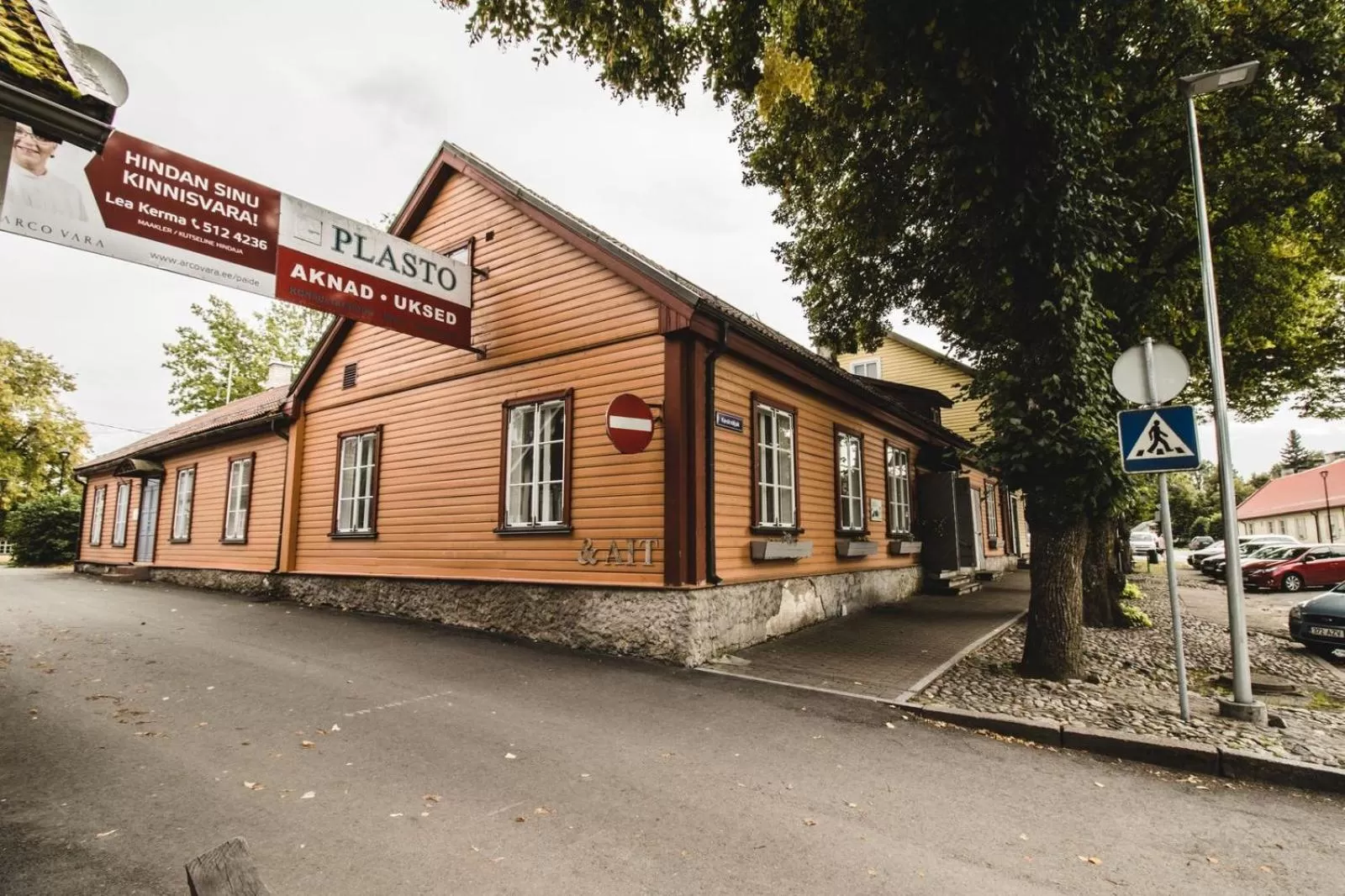 Facade/entrance, Property Building in Hostel Uskumatu