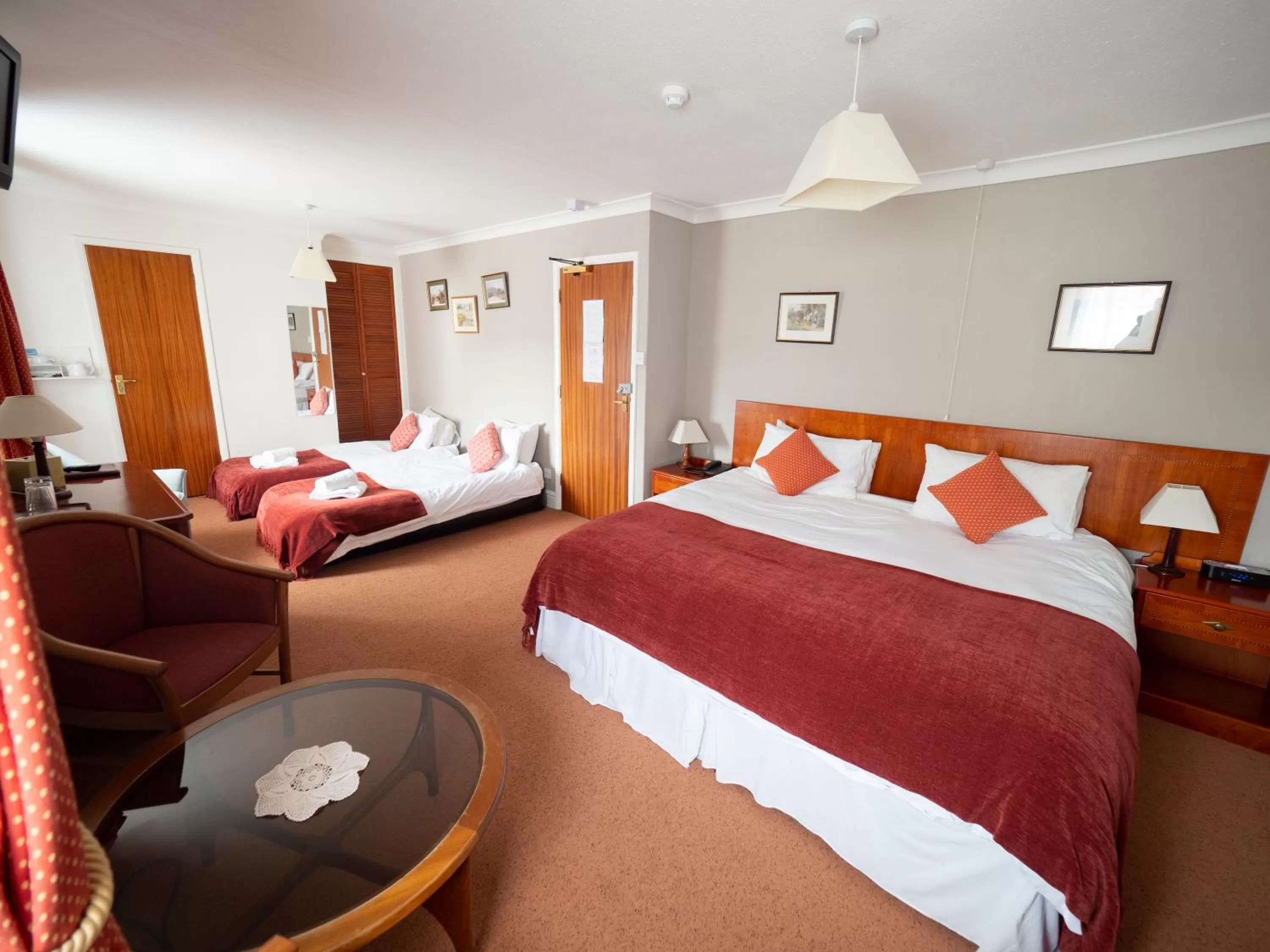 Bedroom, Bed in The Rest and Be Thankful Inn