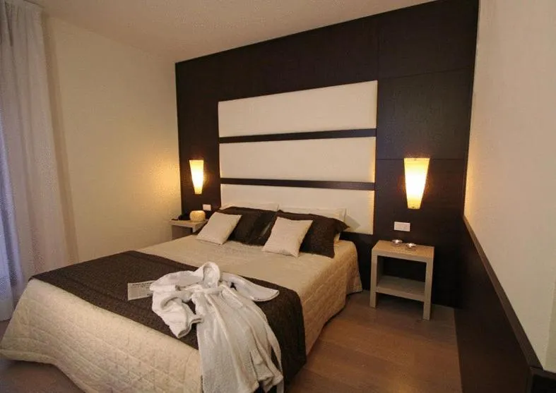 Photo of the whole room, Bed in Hotel Victoria