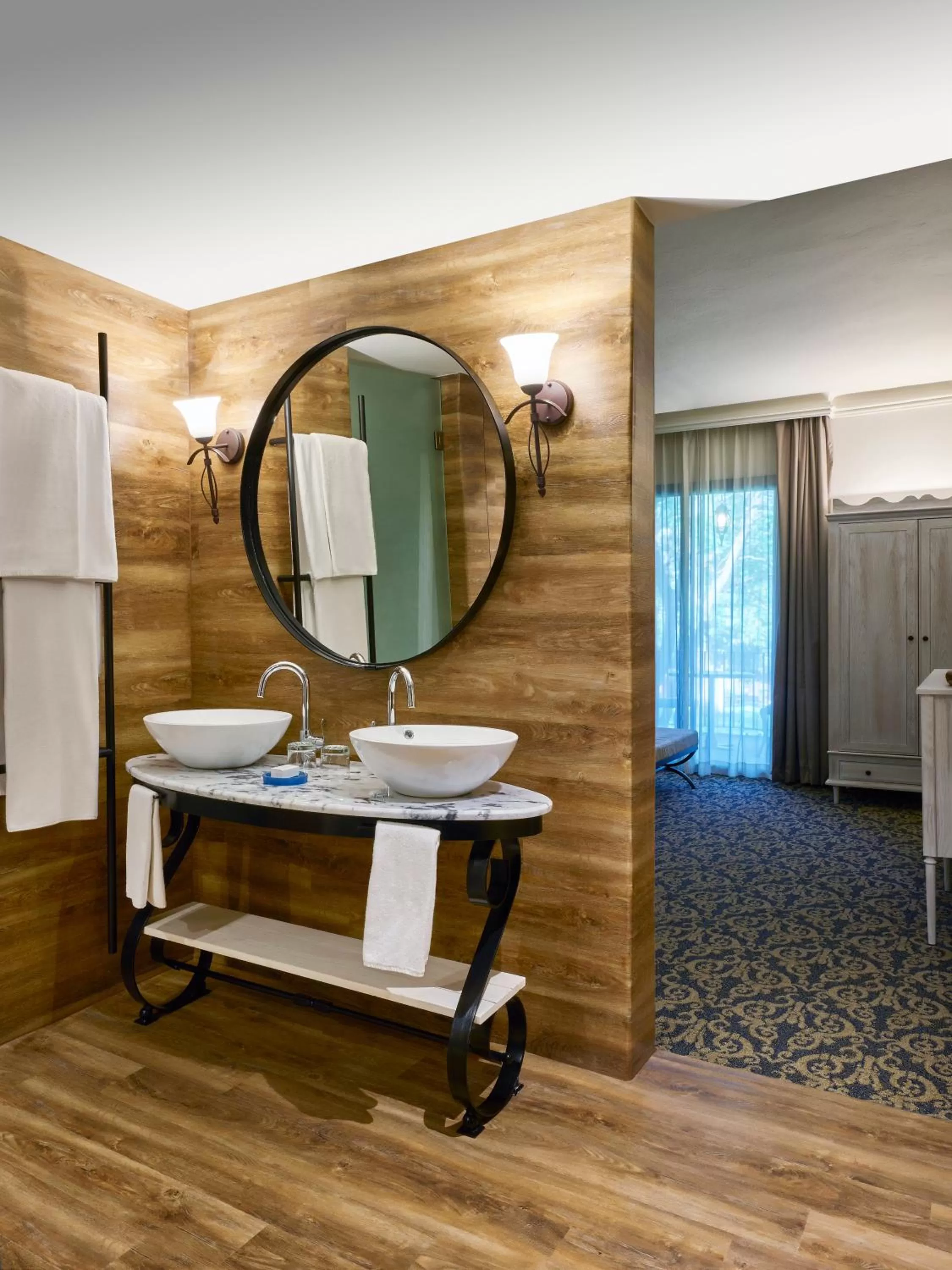 Master Suite 1 King in Fiesta Americana Hacienda Galindo Resort & Spa