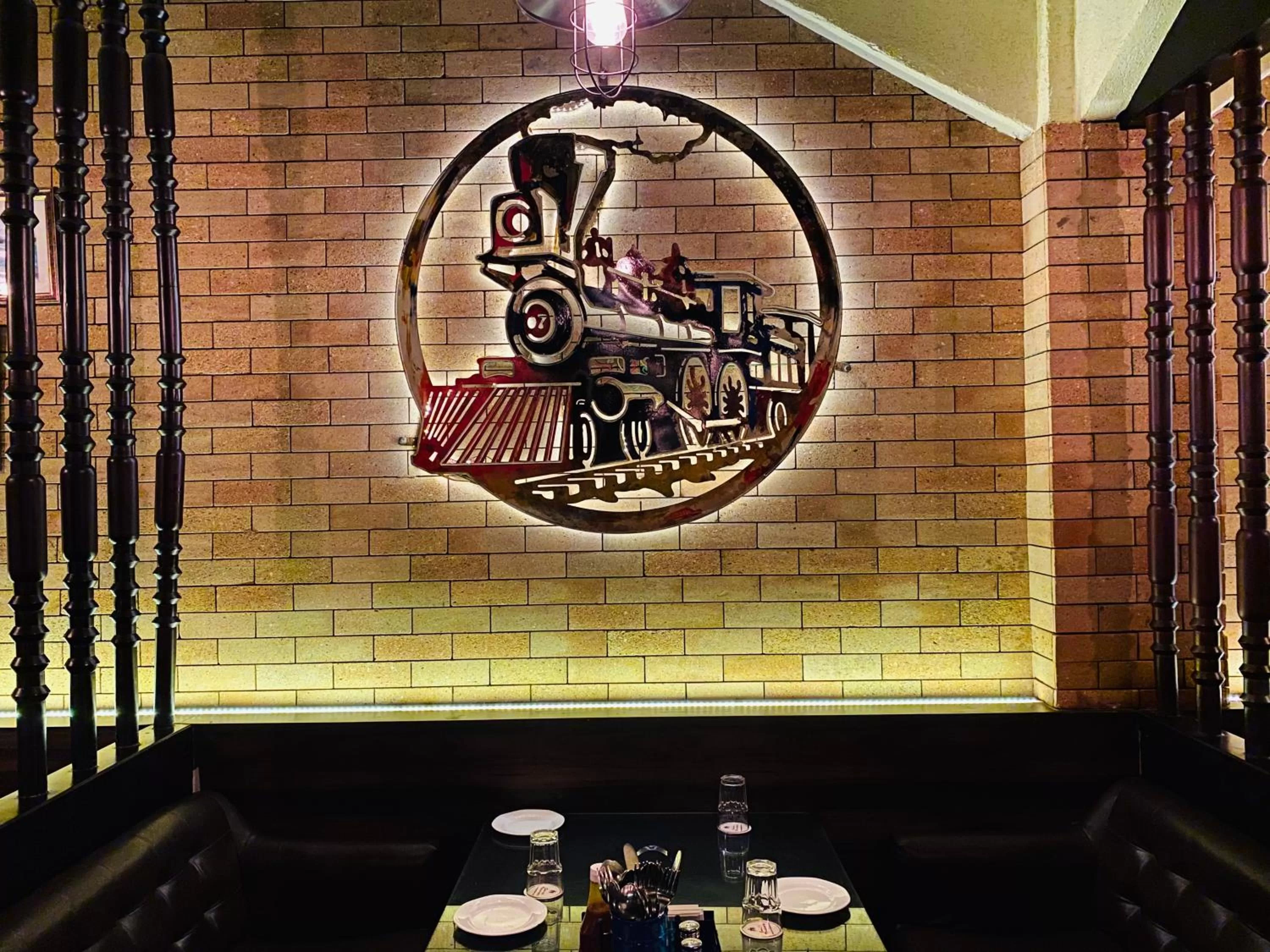 Restaurant/places to eat in Saluja Residency