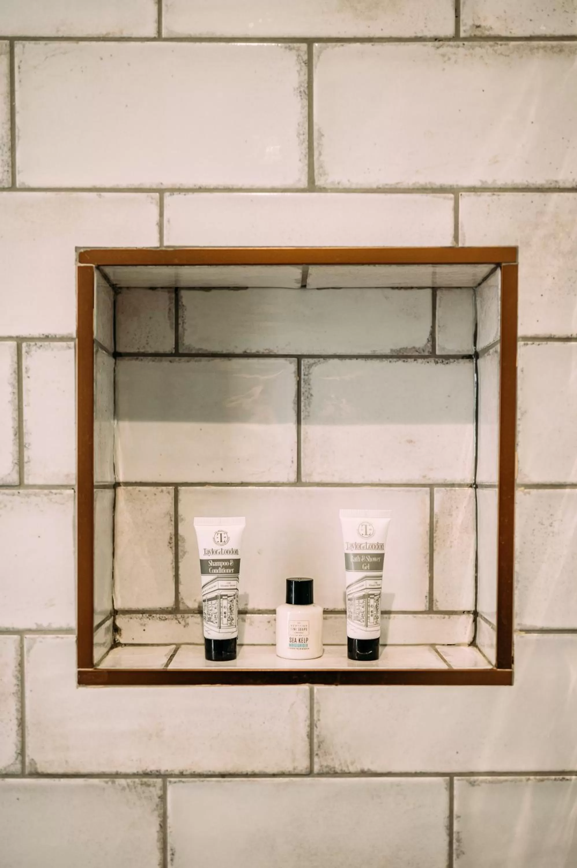 Bathroom in The Queens Hotel