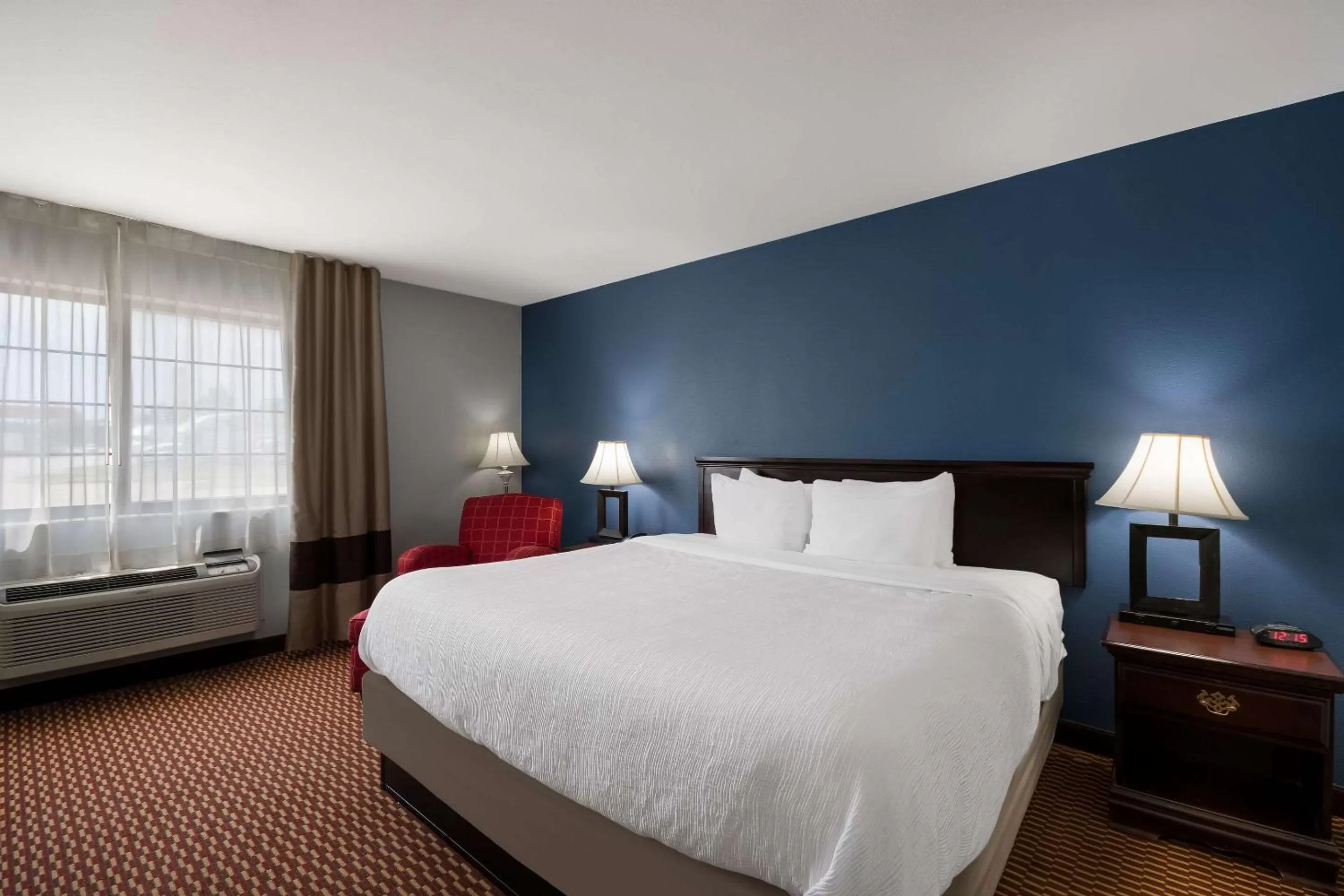 Bedroom, Bed in Quality Inn & Suites Oklahoma City North