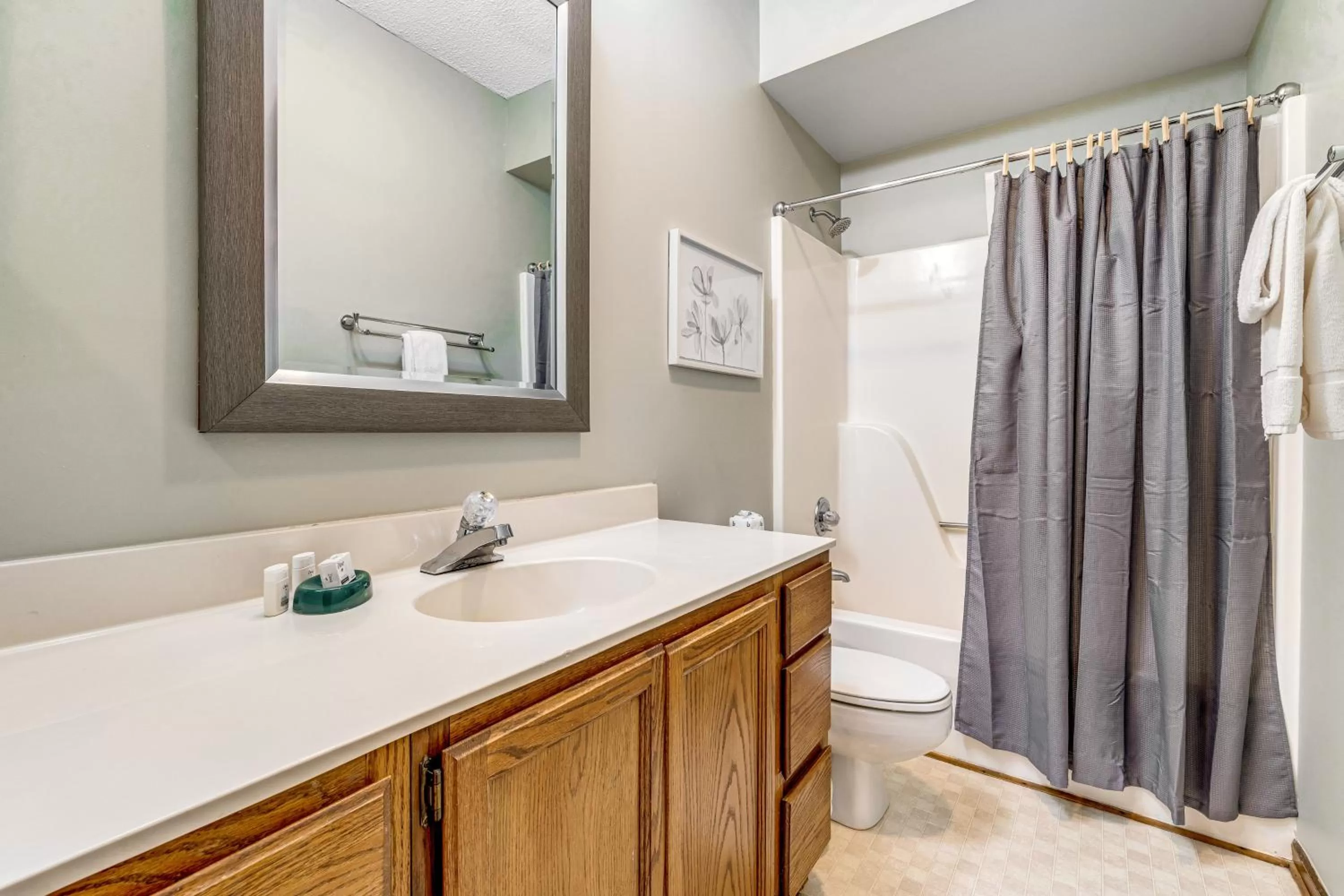 Bathroom in Skyleaf 703