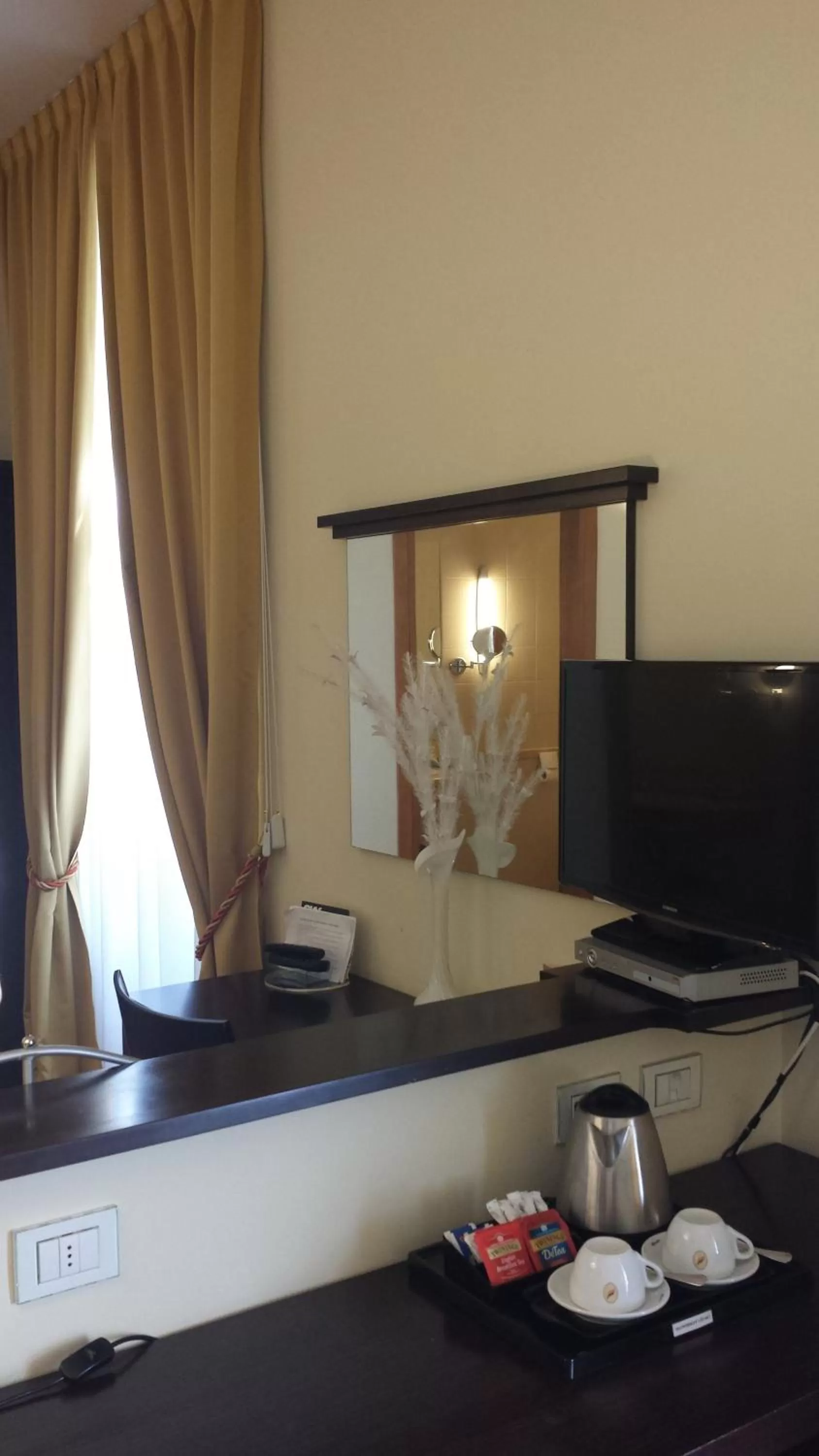 Coffee/tea facilities in Hotel Due Colonne