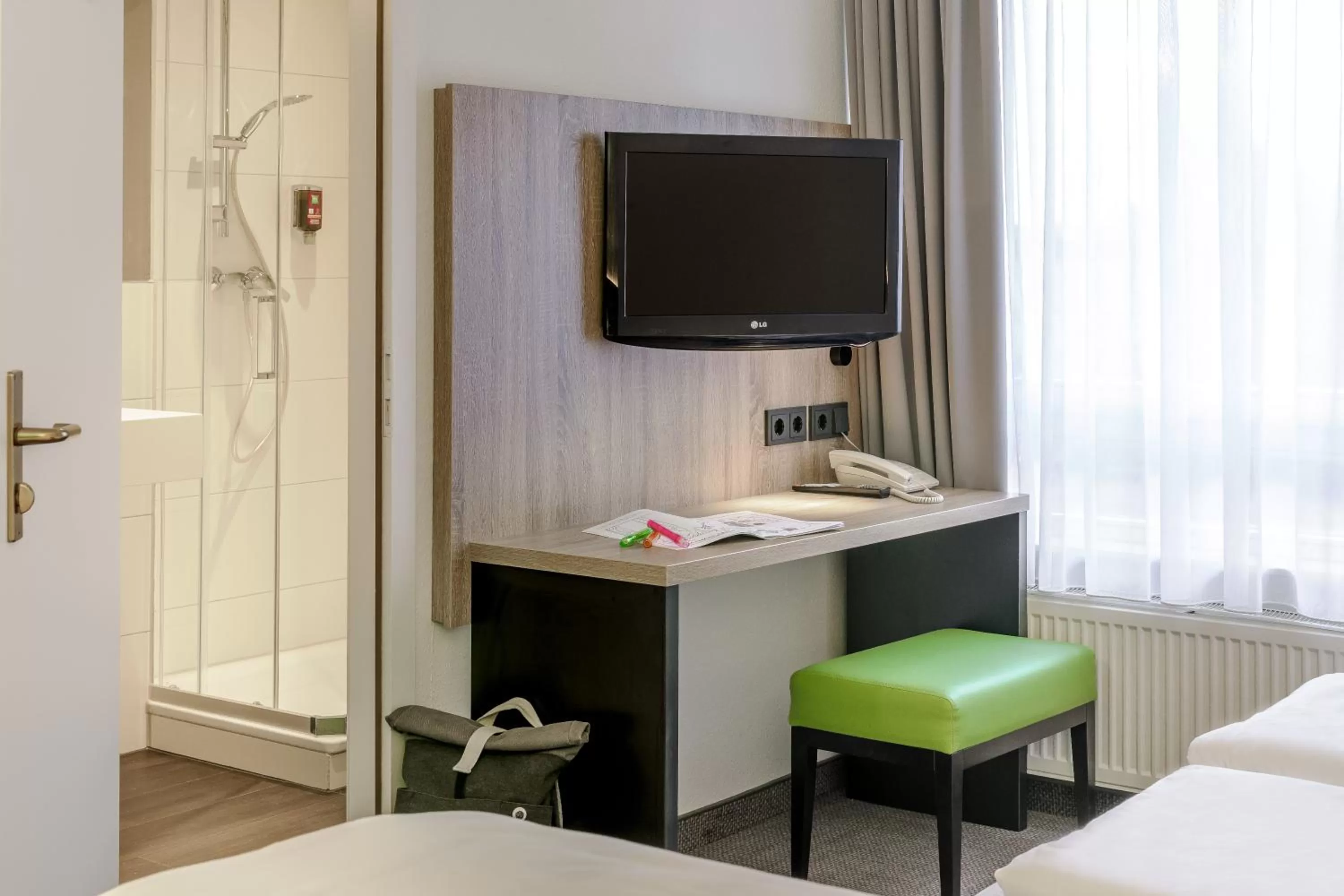 TV and multimedia, Bed in ibis Styles Halle