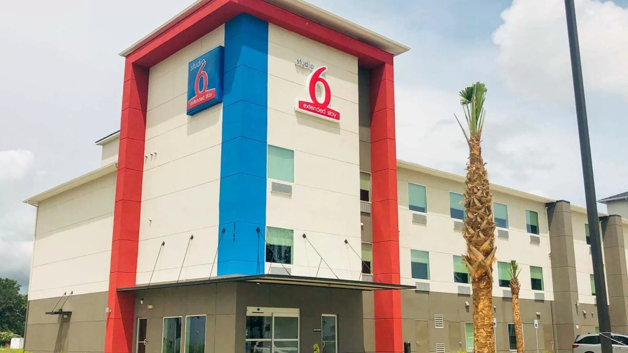 Property building in Studio 6-Port Allen, LA - Baton Rouge I-10