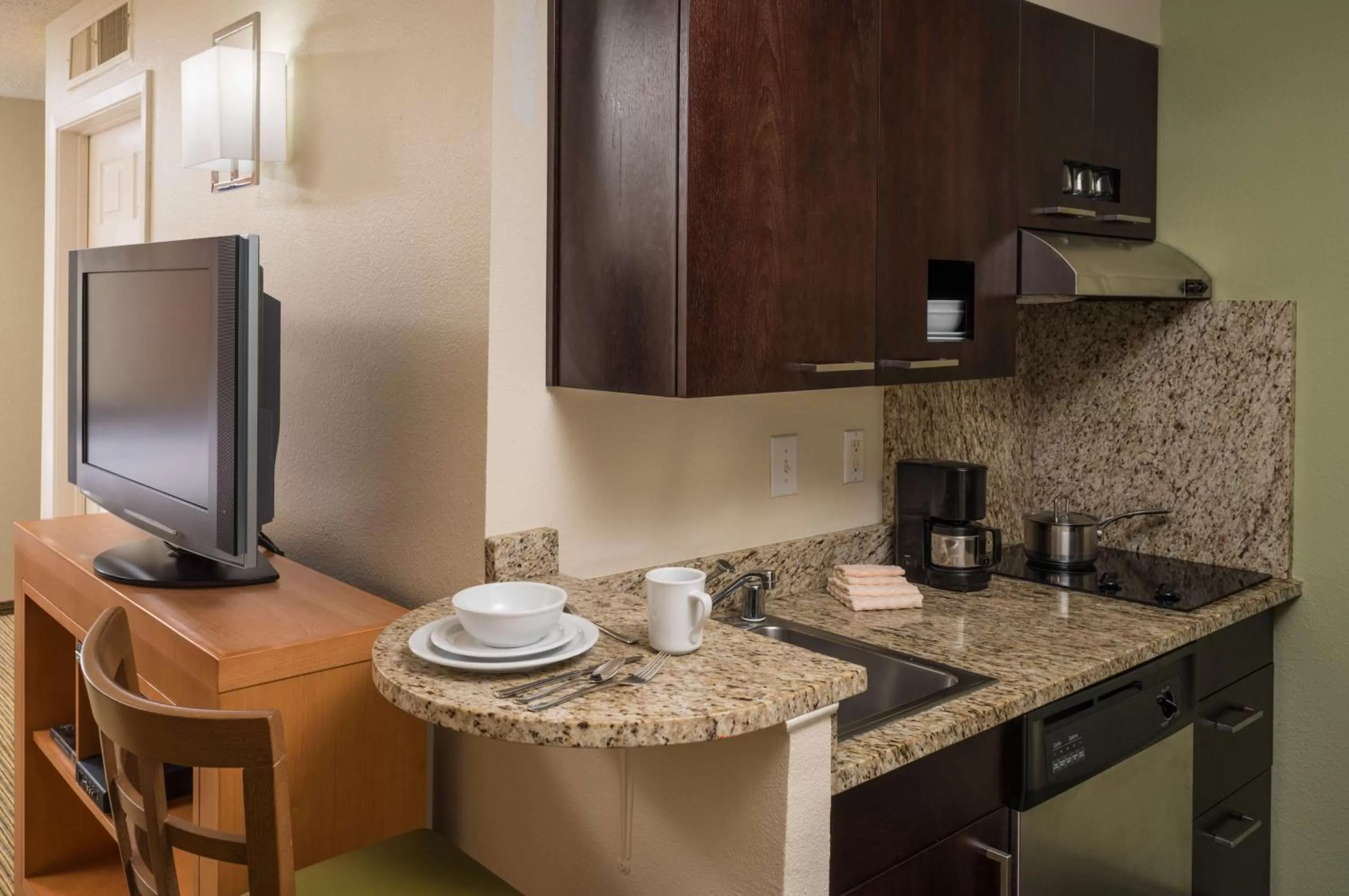 Photo of the whole room, Kitchen/Kitchenette in Hyatt House Houston/Energy Corridor
