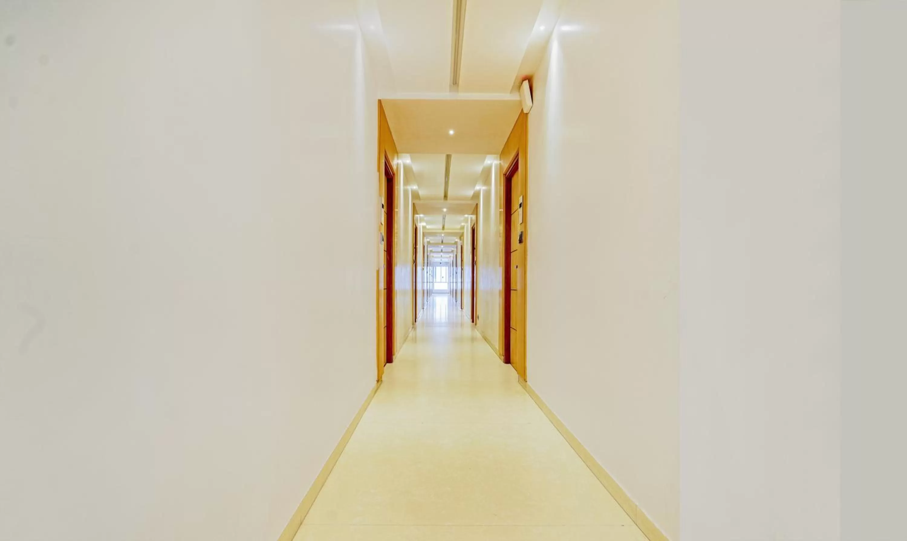 Lobby or reception in Treebo Vinayak Inn, 600 Mts From Coimbatore Railway Station