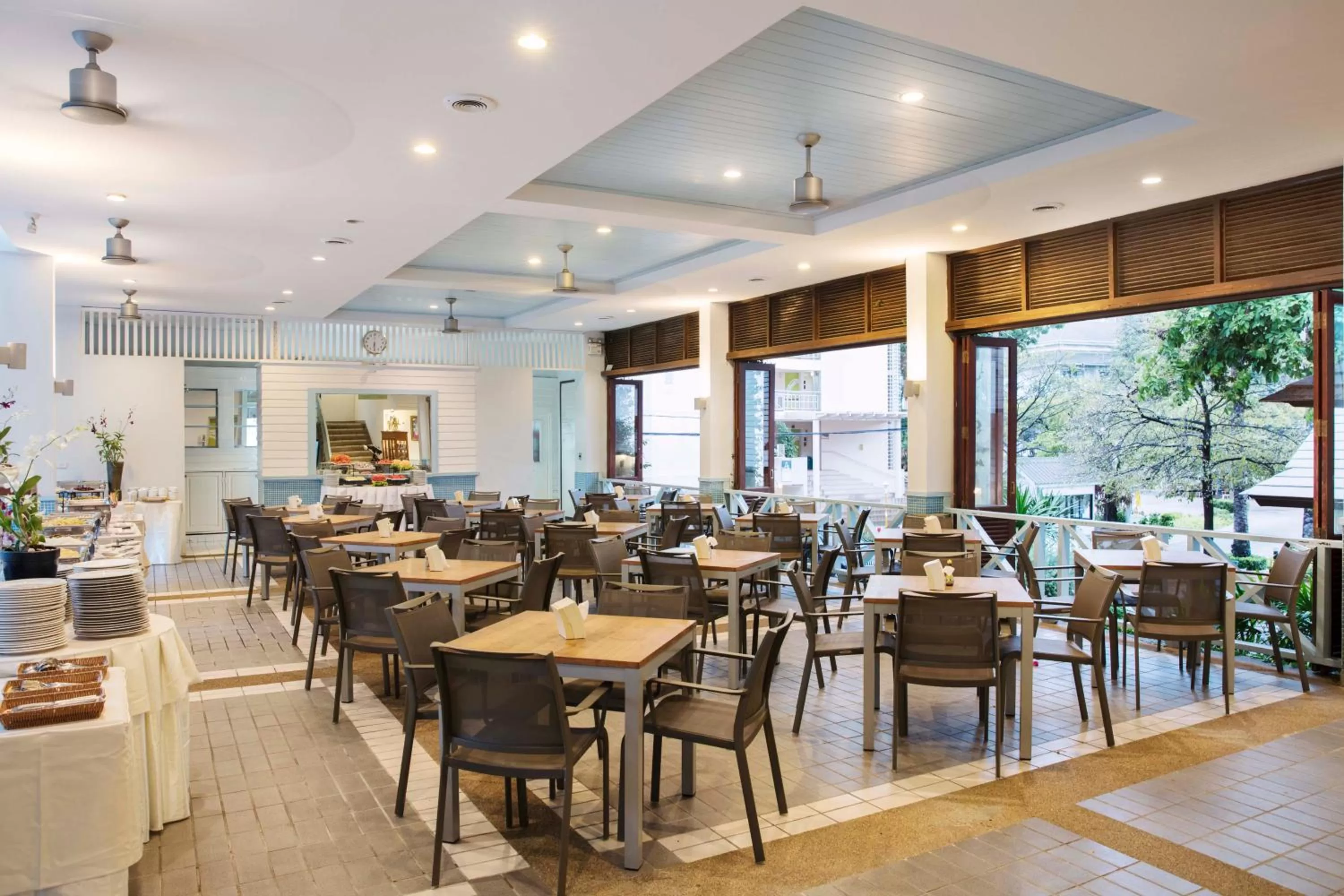 Restaurant/Places to Eat in Chom View Hotel, Hua Hin