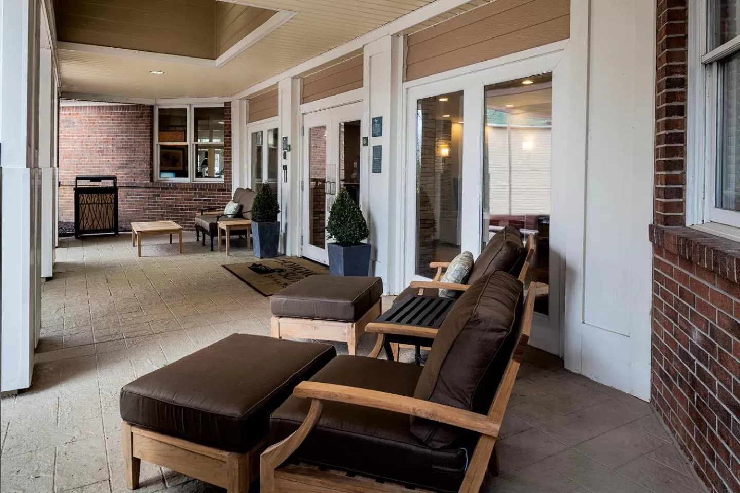 Facade/entrance in Poplar Inn and Suites