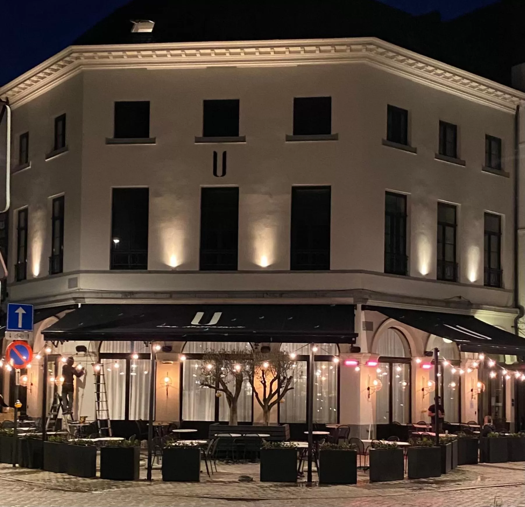 Property building in U Eat & Sleep Antwerp