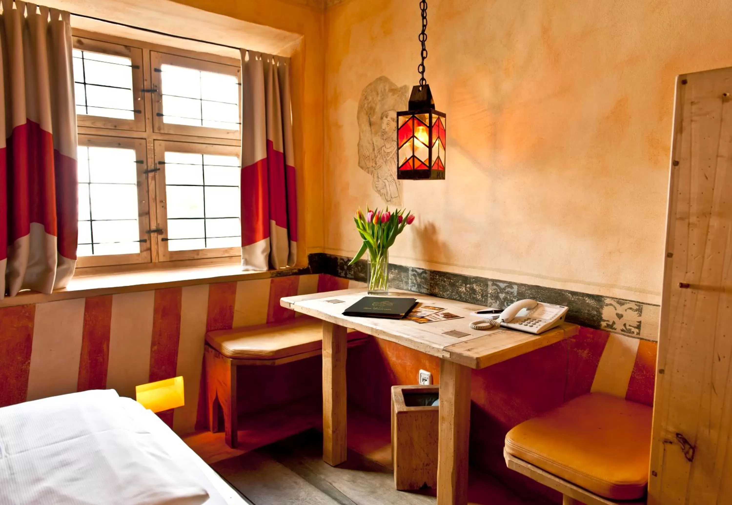 Seating area, Bed in Hotel San Gabriele
