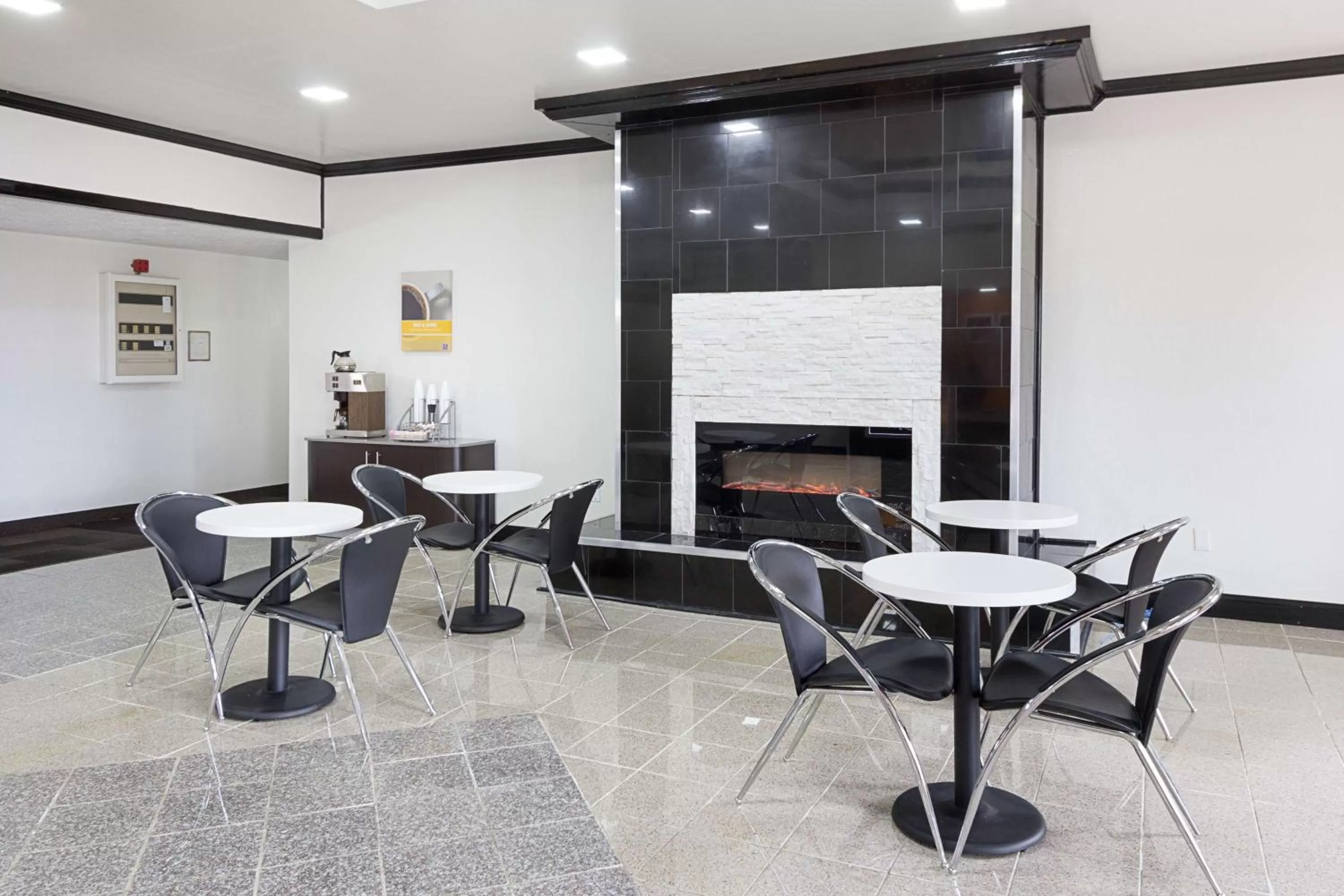 Lobby or reception in Motel 6-Sidney, OH