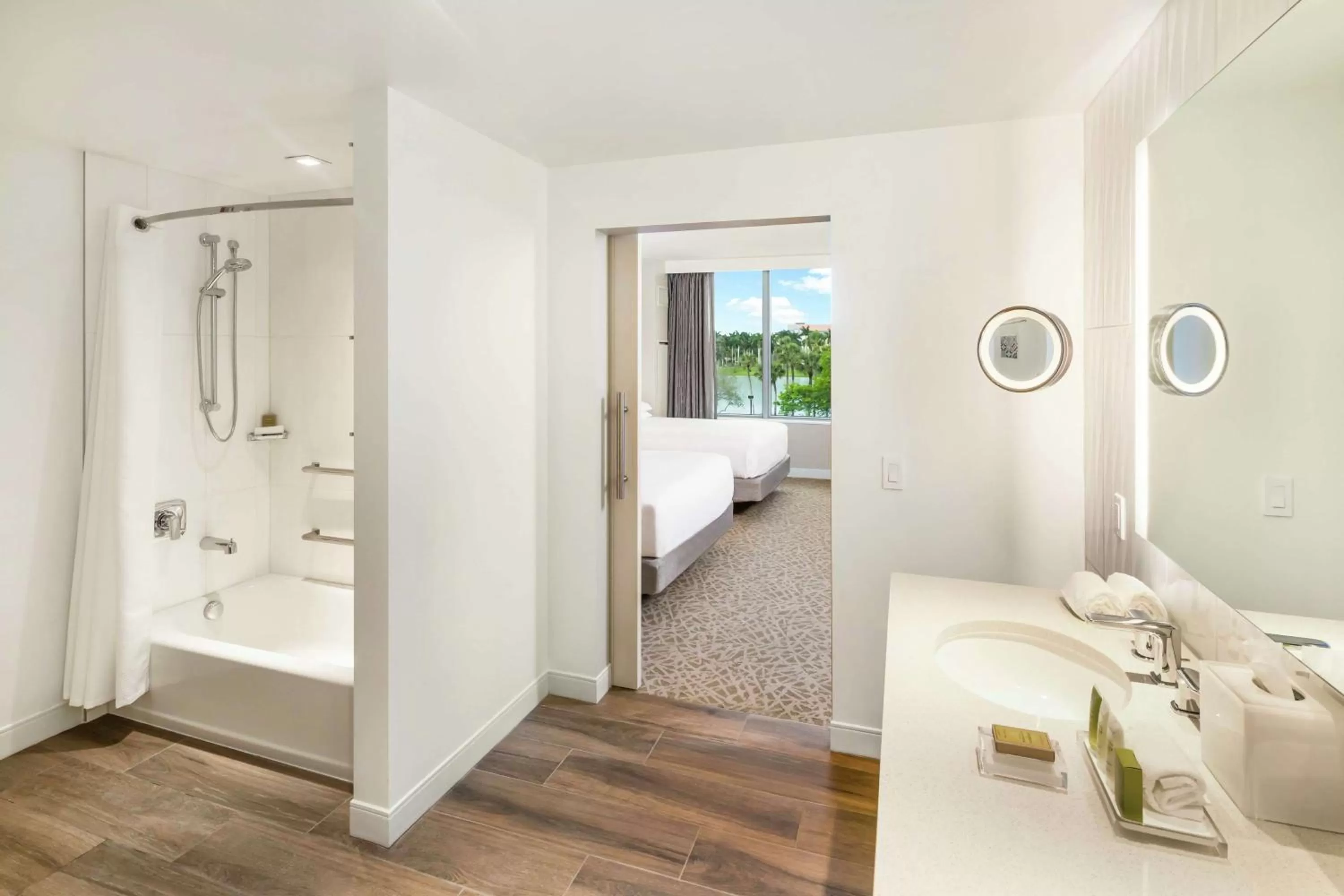 Bathroom, Bed in Hilton Miami Dadeland