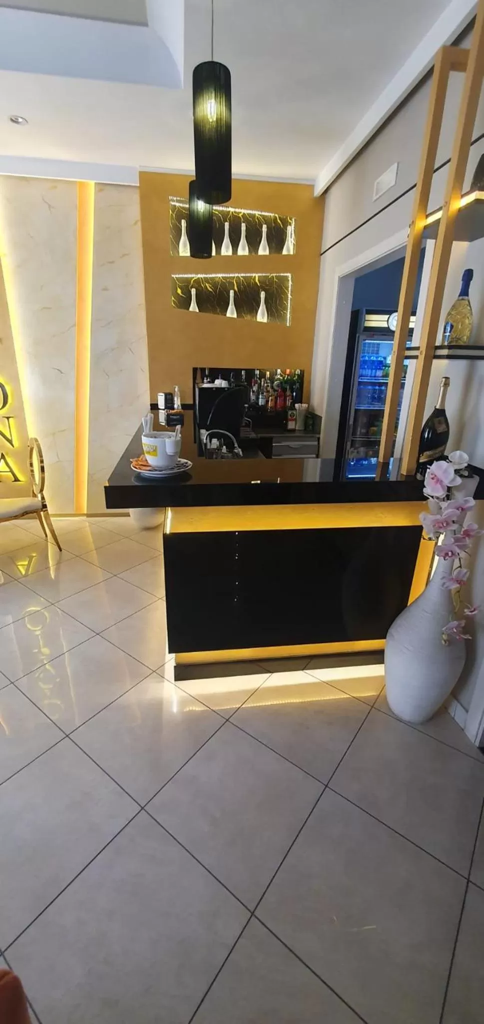 Restaurant/places to eat in Hotel Daytona Palace