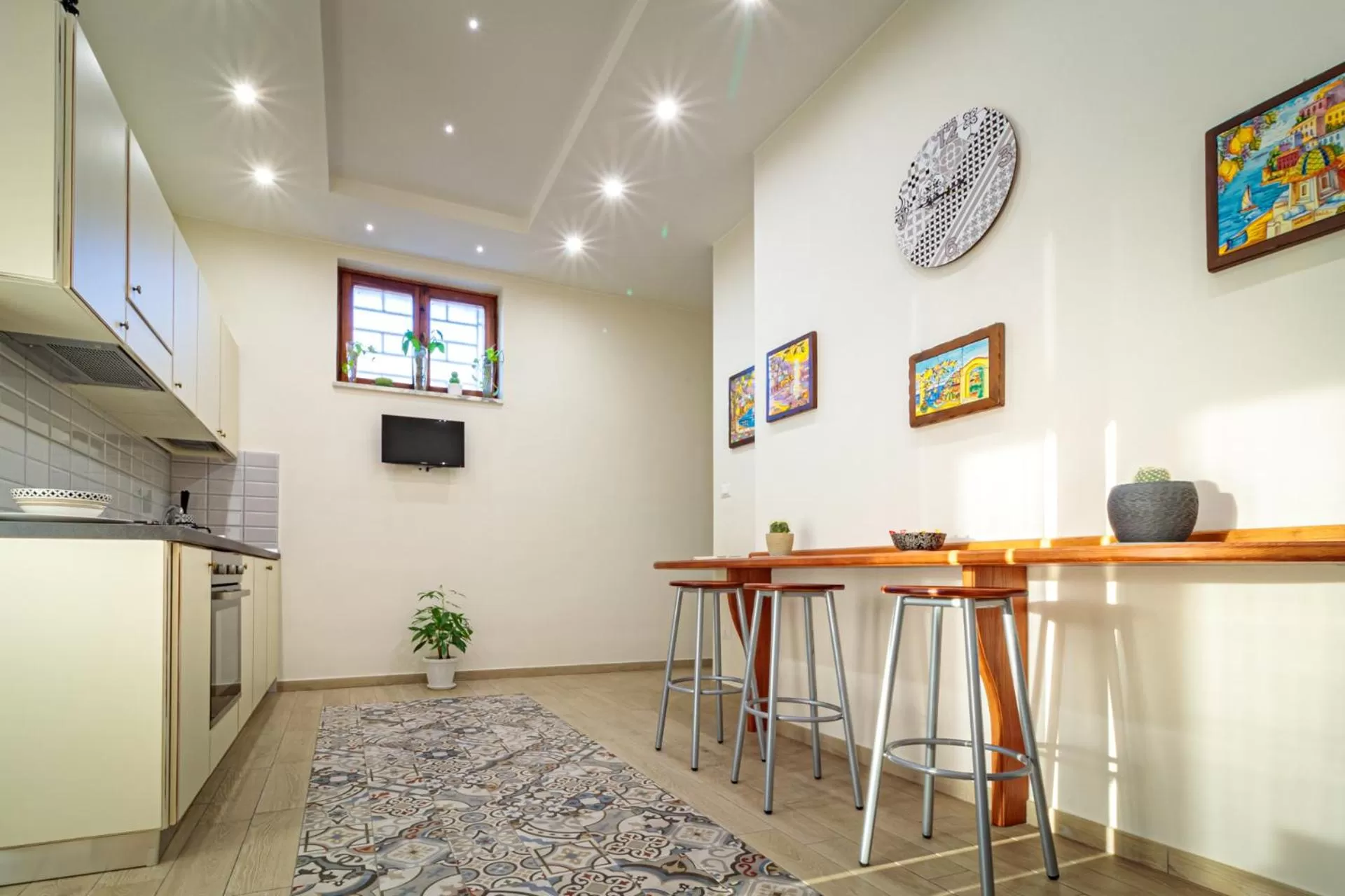 Kitchen or kitchenette in Nolana '86