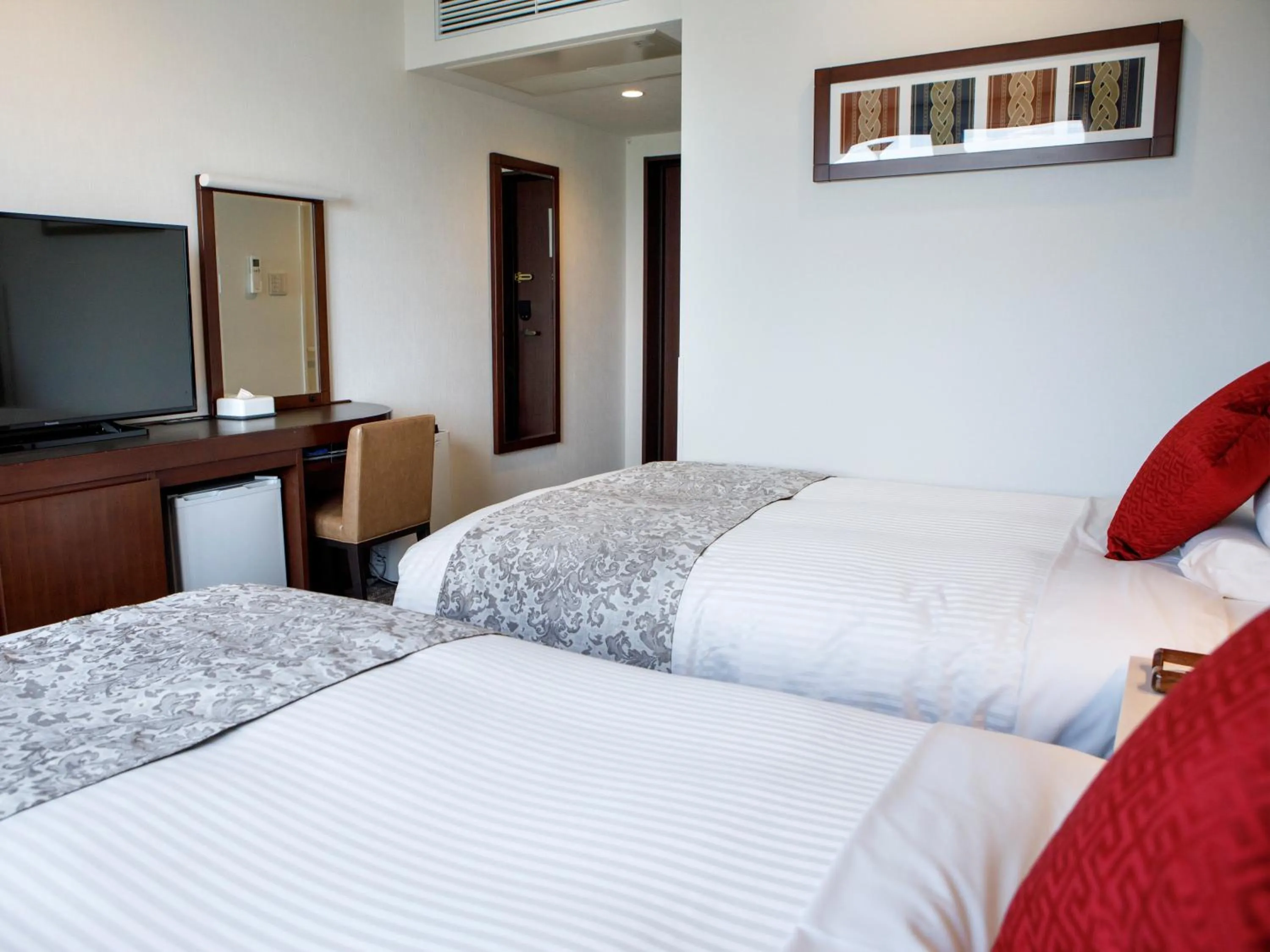 Photo of the whole room, Bed in HOTEL MYSTAYS Maihama