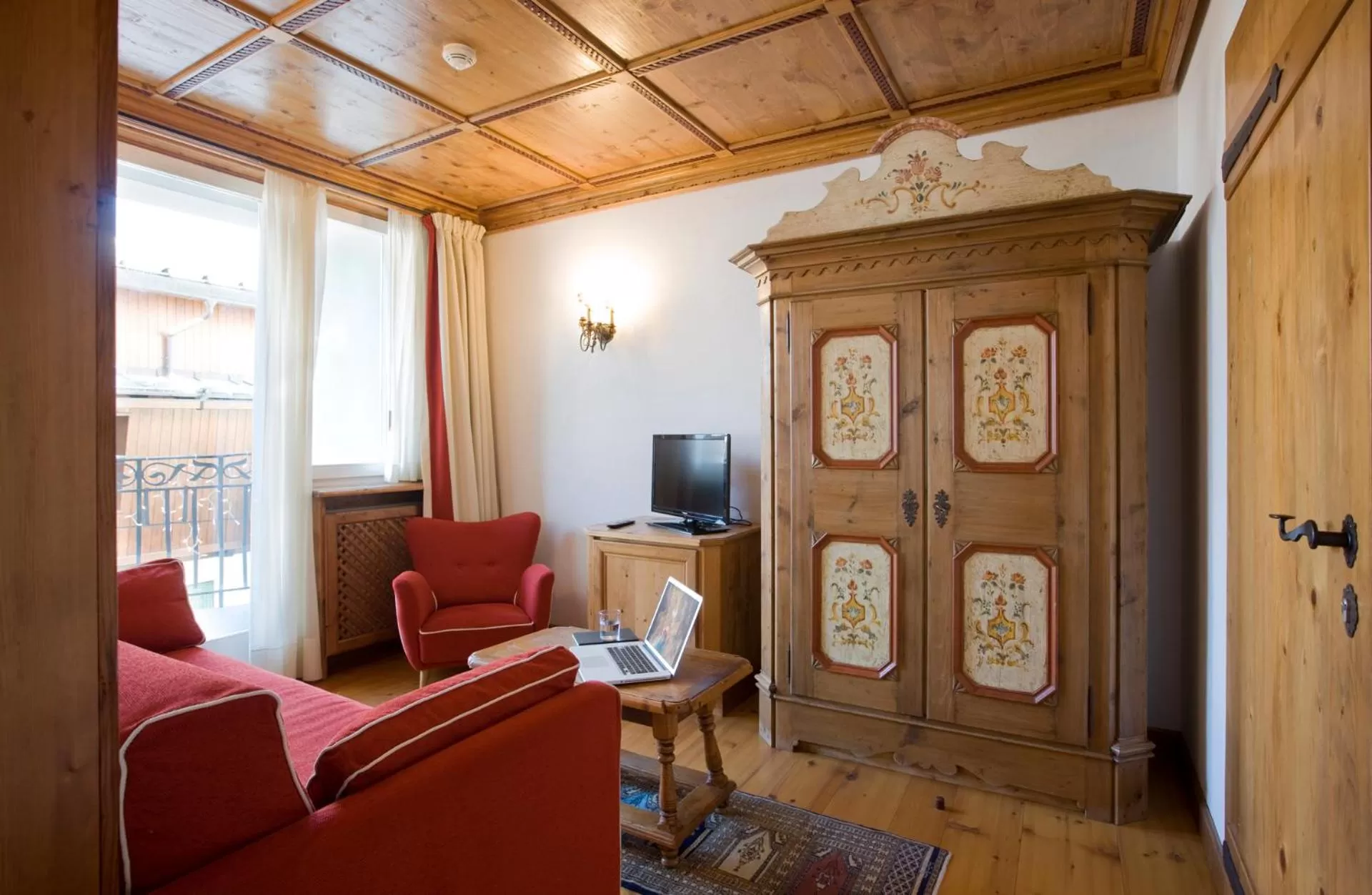 Seating area in Hotel Cortina