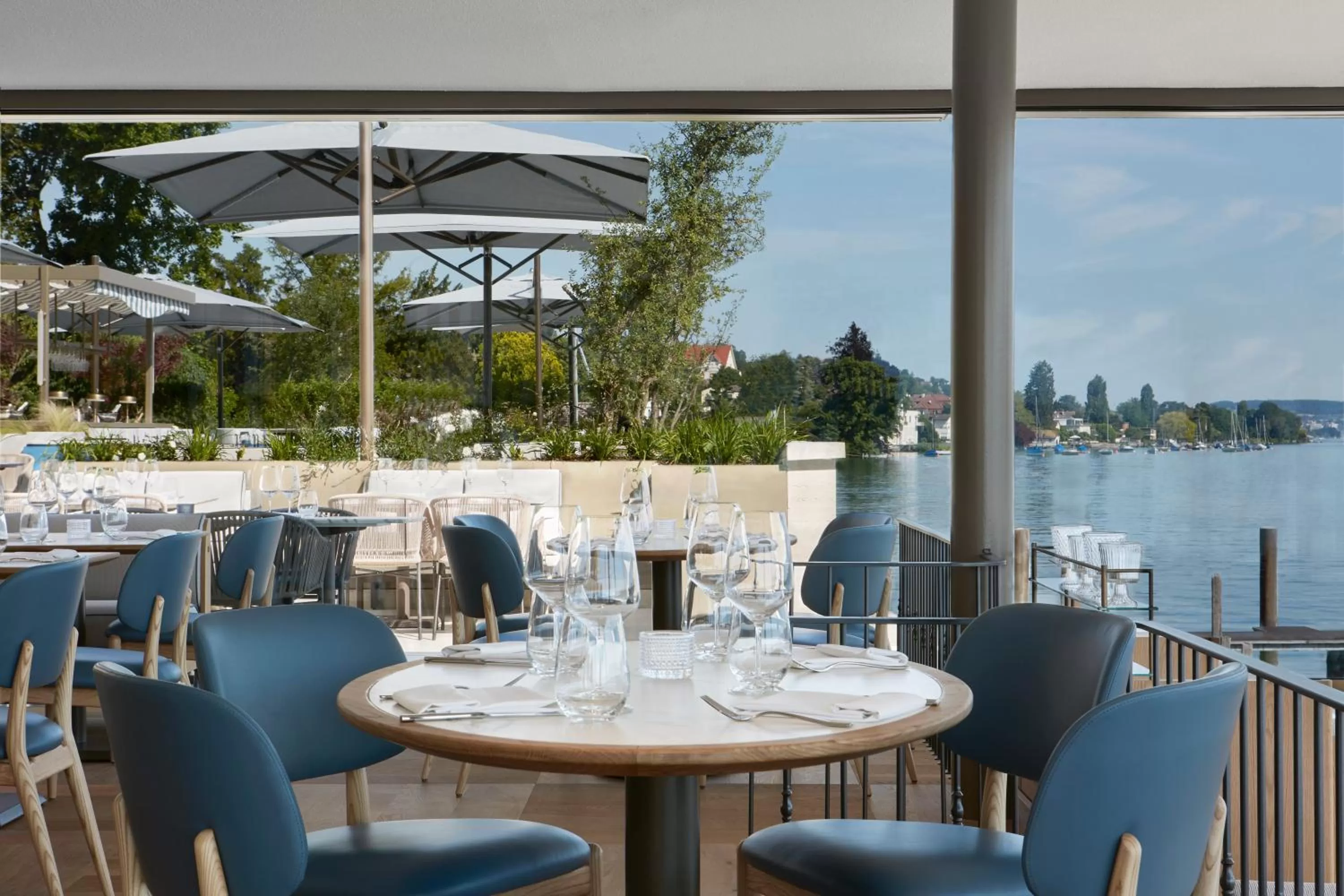 Food and drinks in Alex Lake Zürich