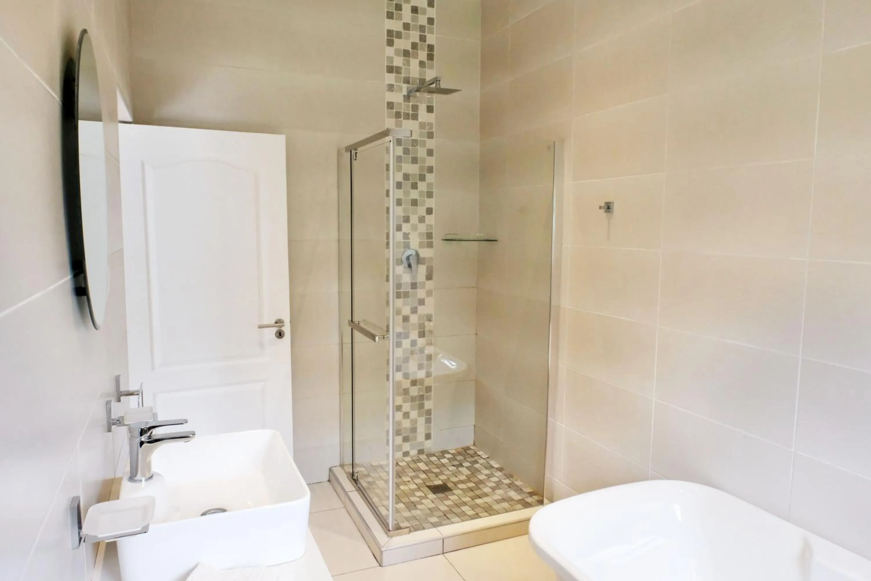 Deluxe King Room in Vine Guesthouse