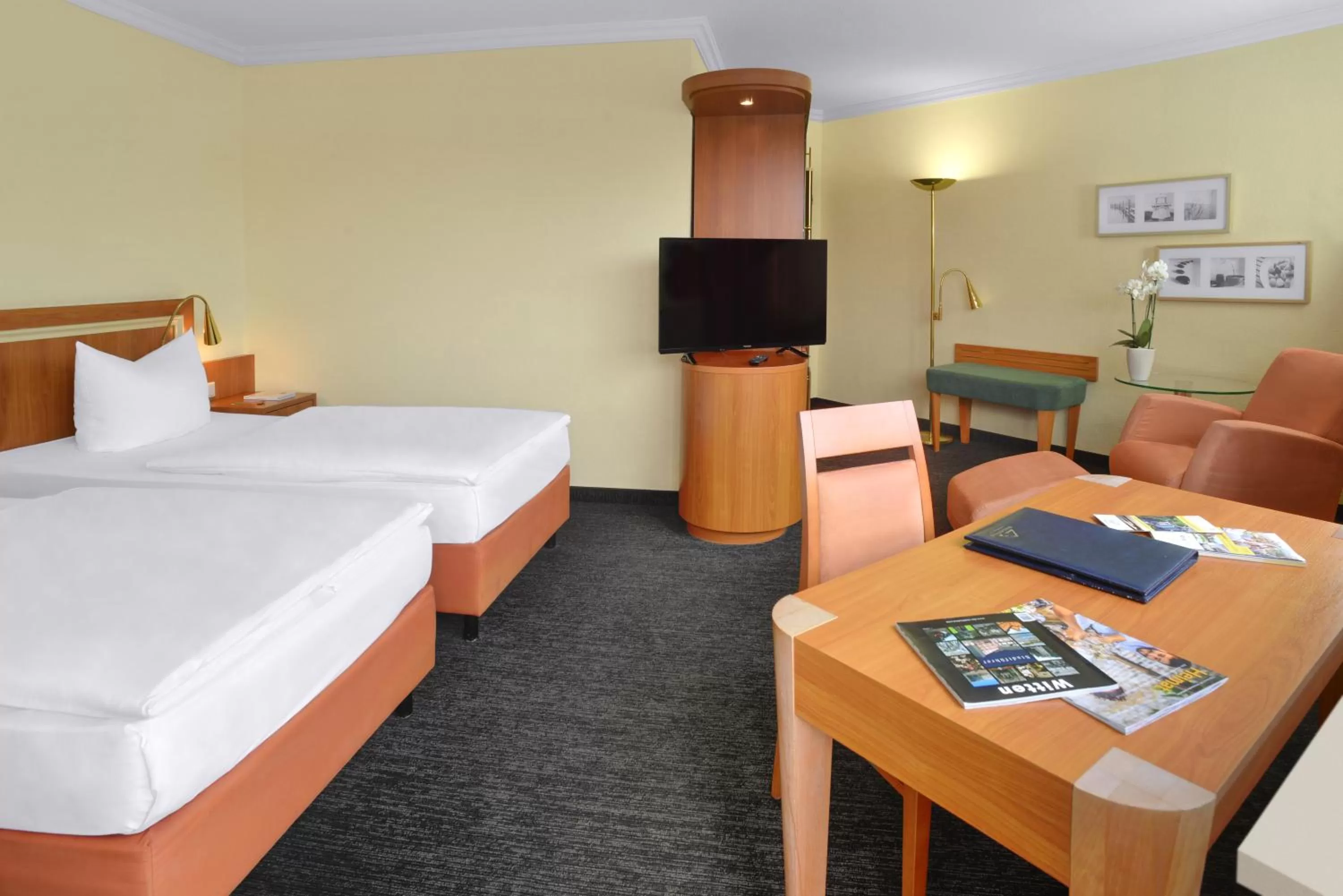 TV and multimedia, Bed in Ringhotel Parkhotel Witten