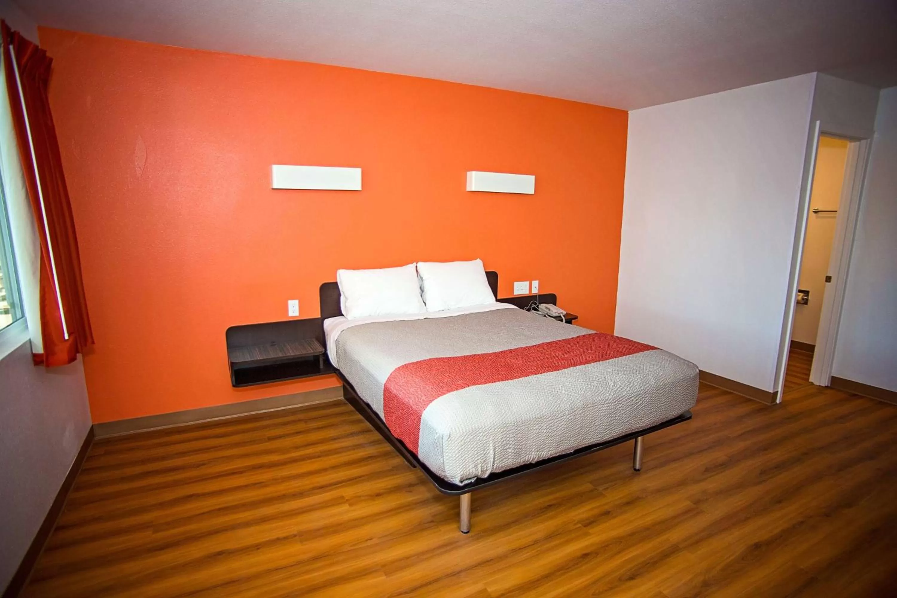 Photo of the whole room, Bed in Motel 6-Crescent City, CA