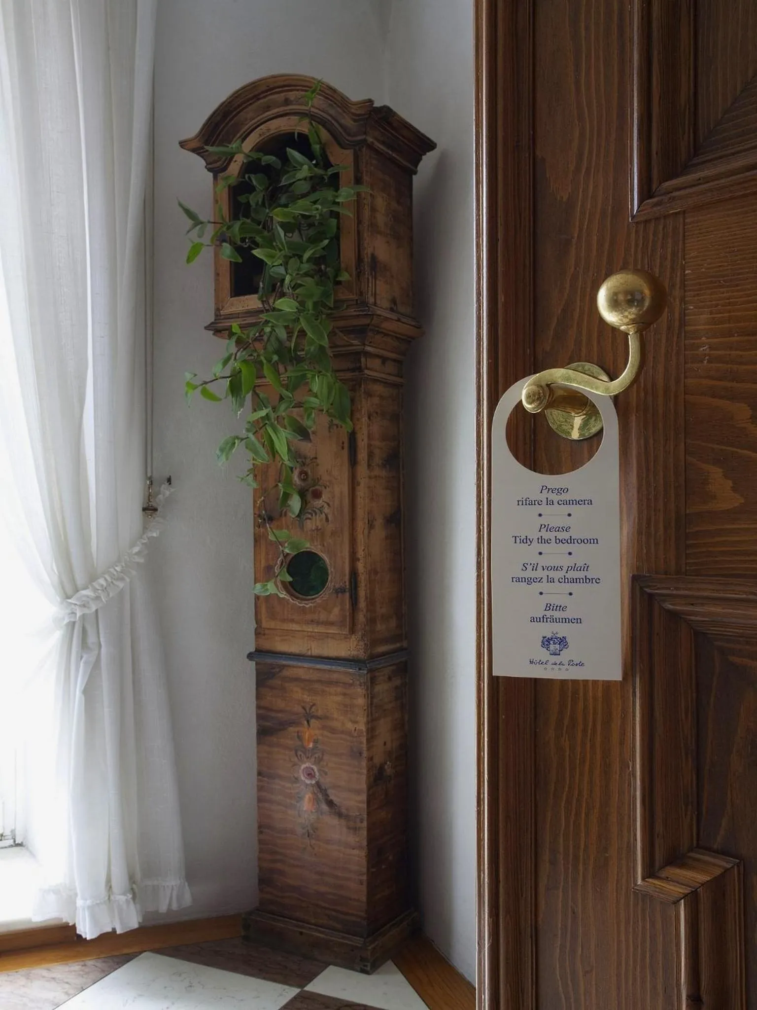 Decorative detail in Hotel De La Poste