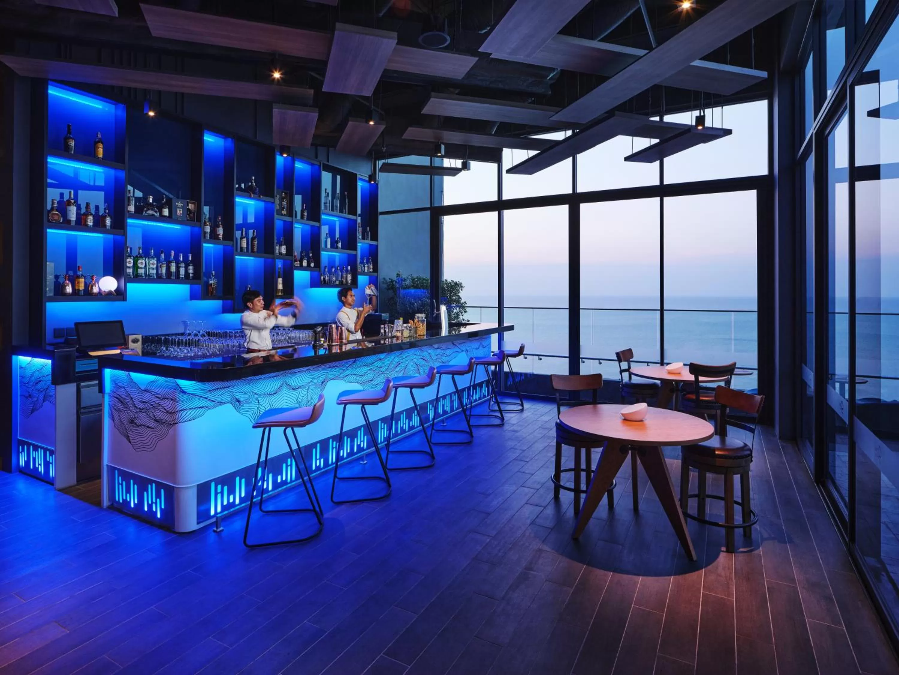 Lounge or bar in Novotel Marina Sriracha