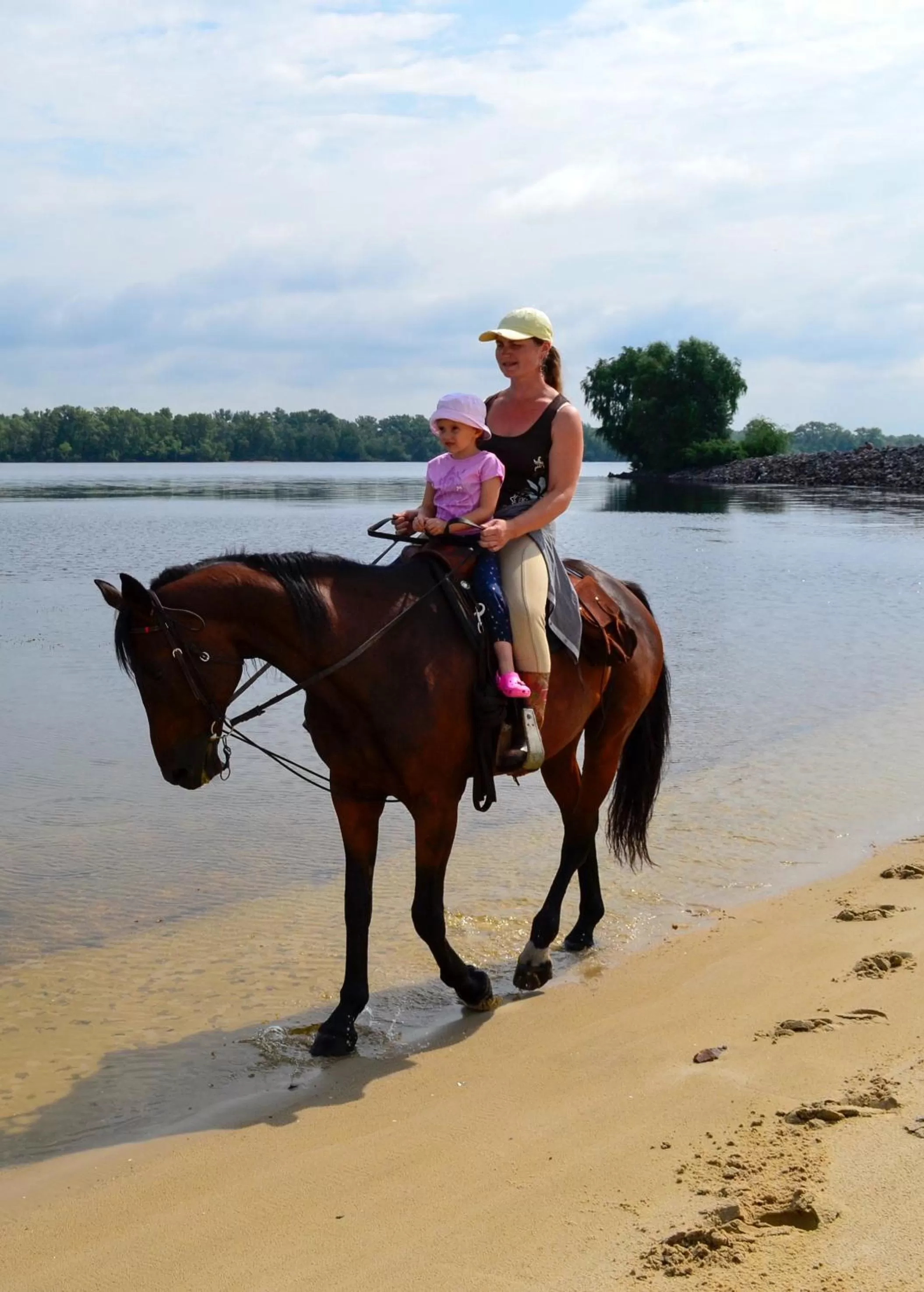 Horse-riding in Knyazha Hora Hotel