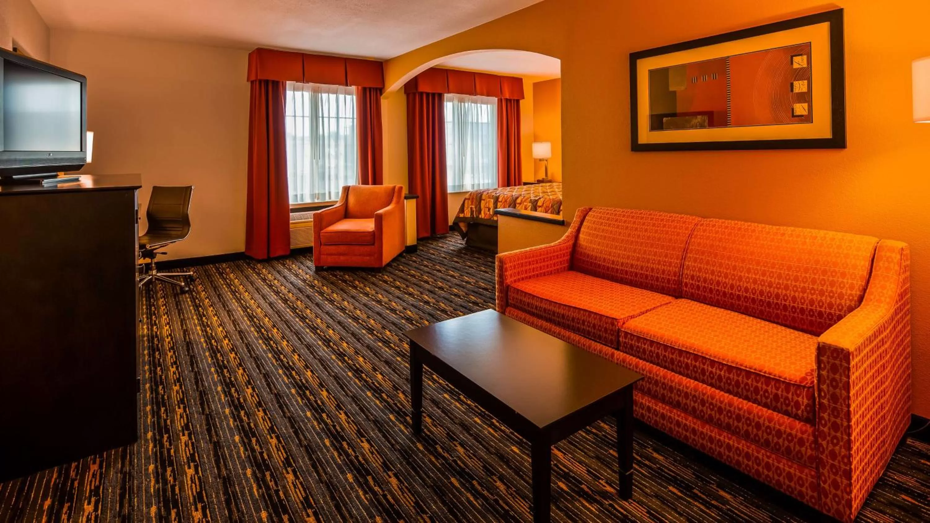 Deluxe King Suite in Best Western Kenosha Inn