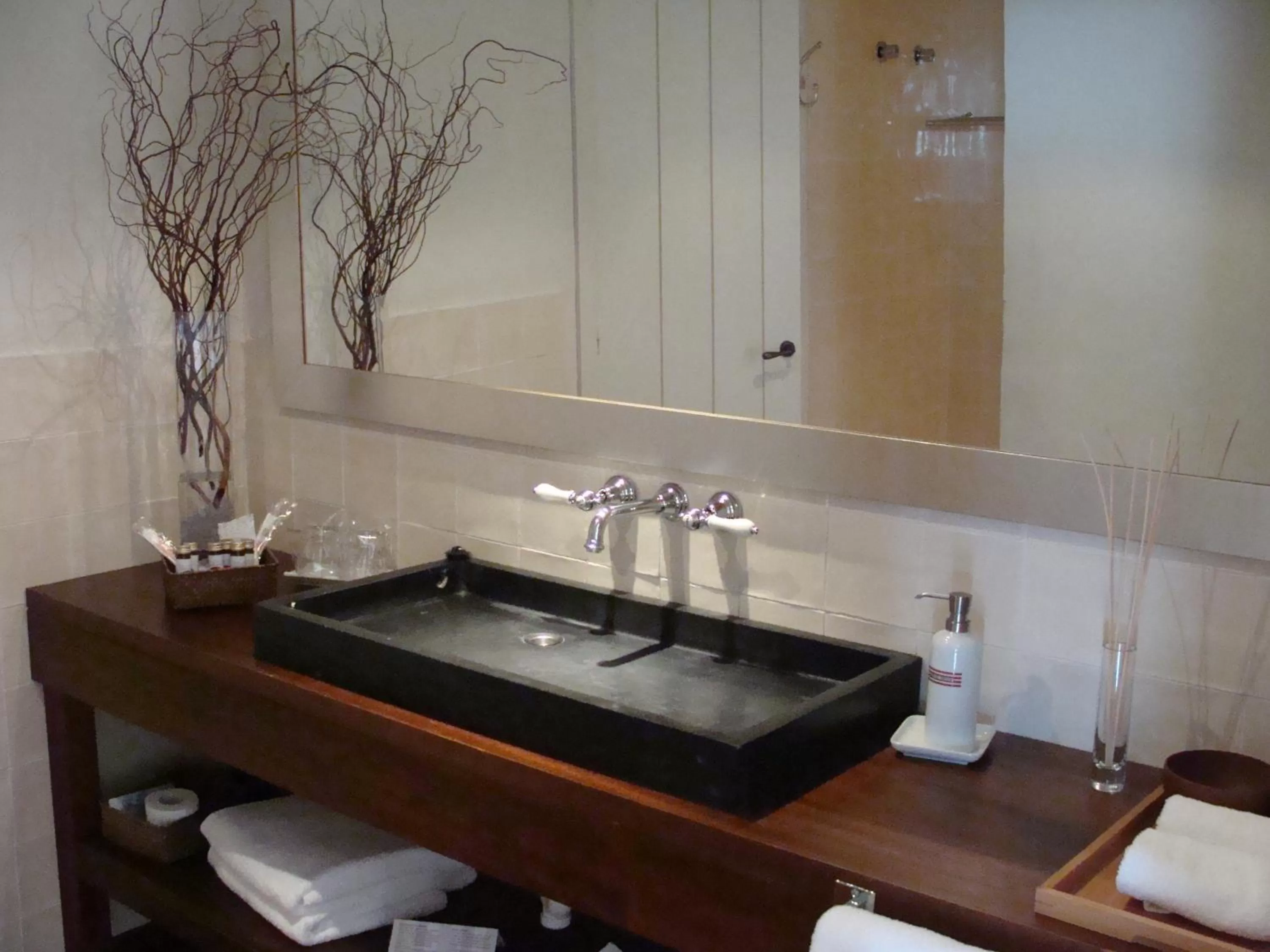 Bathroom in Hotel Trias