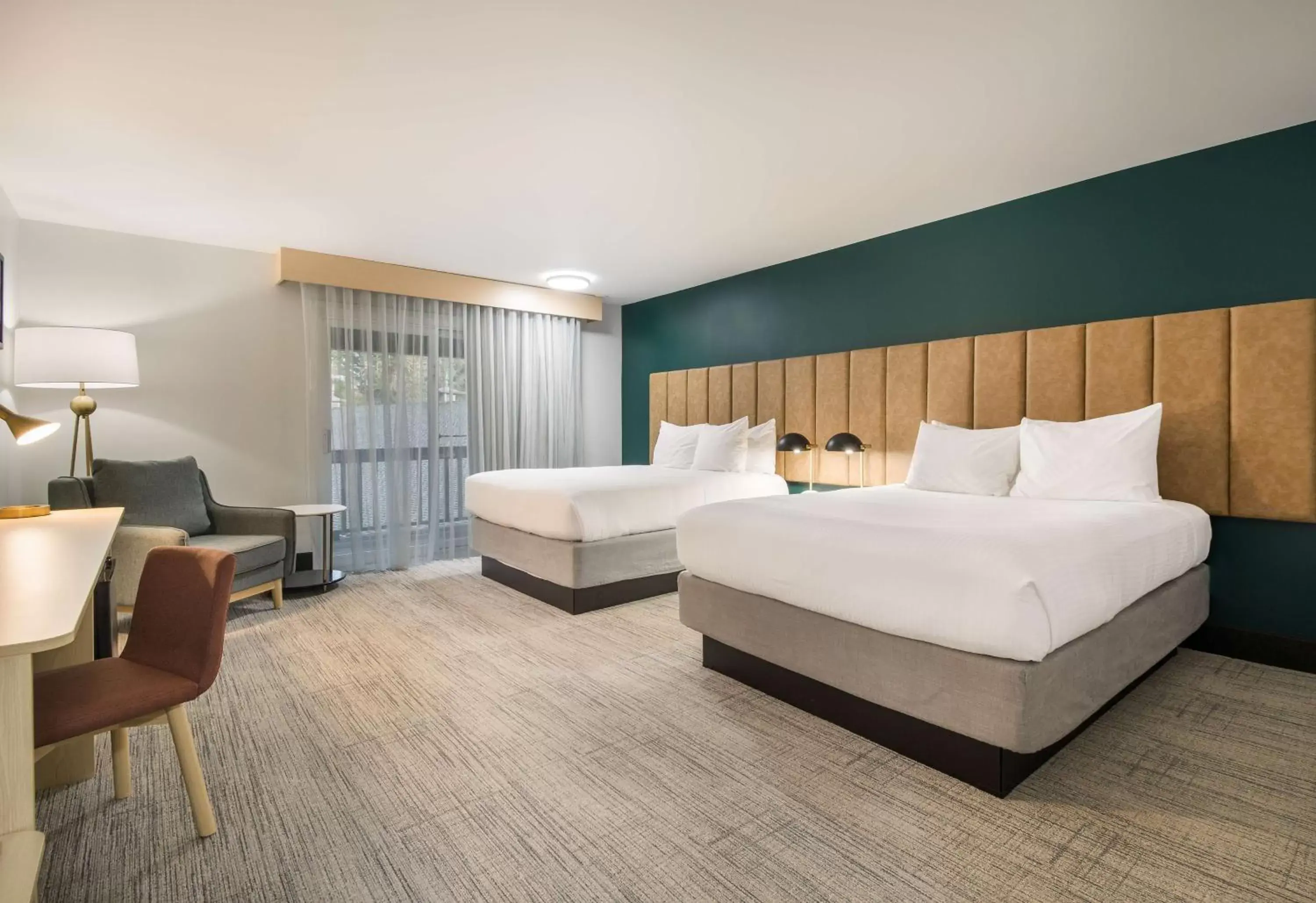 Queen Room with Two Queen Beds and Bath Tub - Disability Access in Best Western Portland West Beaverton Queen Room with Two Queen Beds and Bath Tub - Disability Access in Best Western Portland West Beaverton