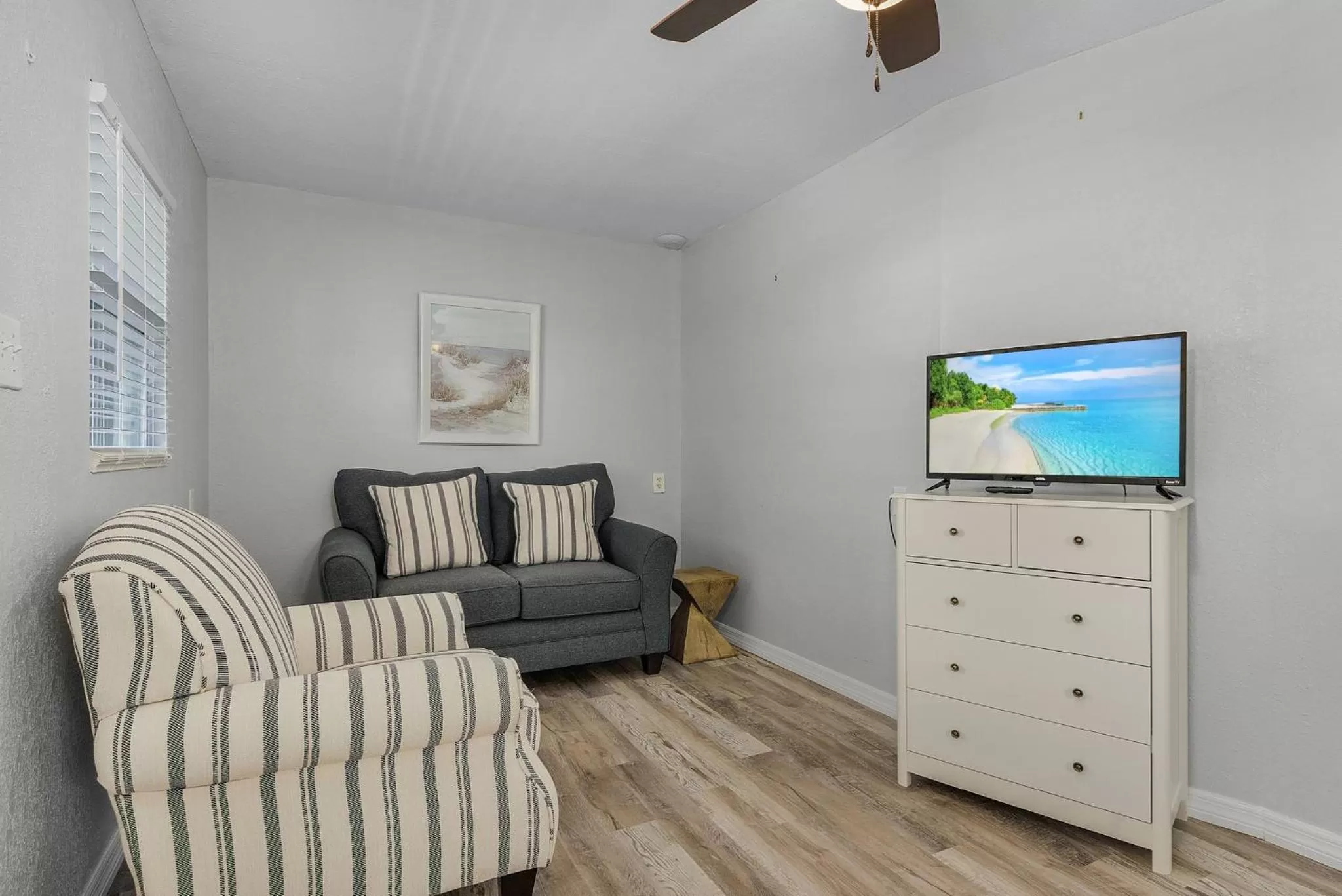 Seating area in Matlacha on Shoreview