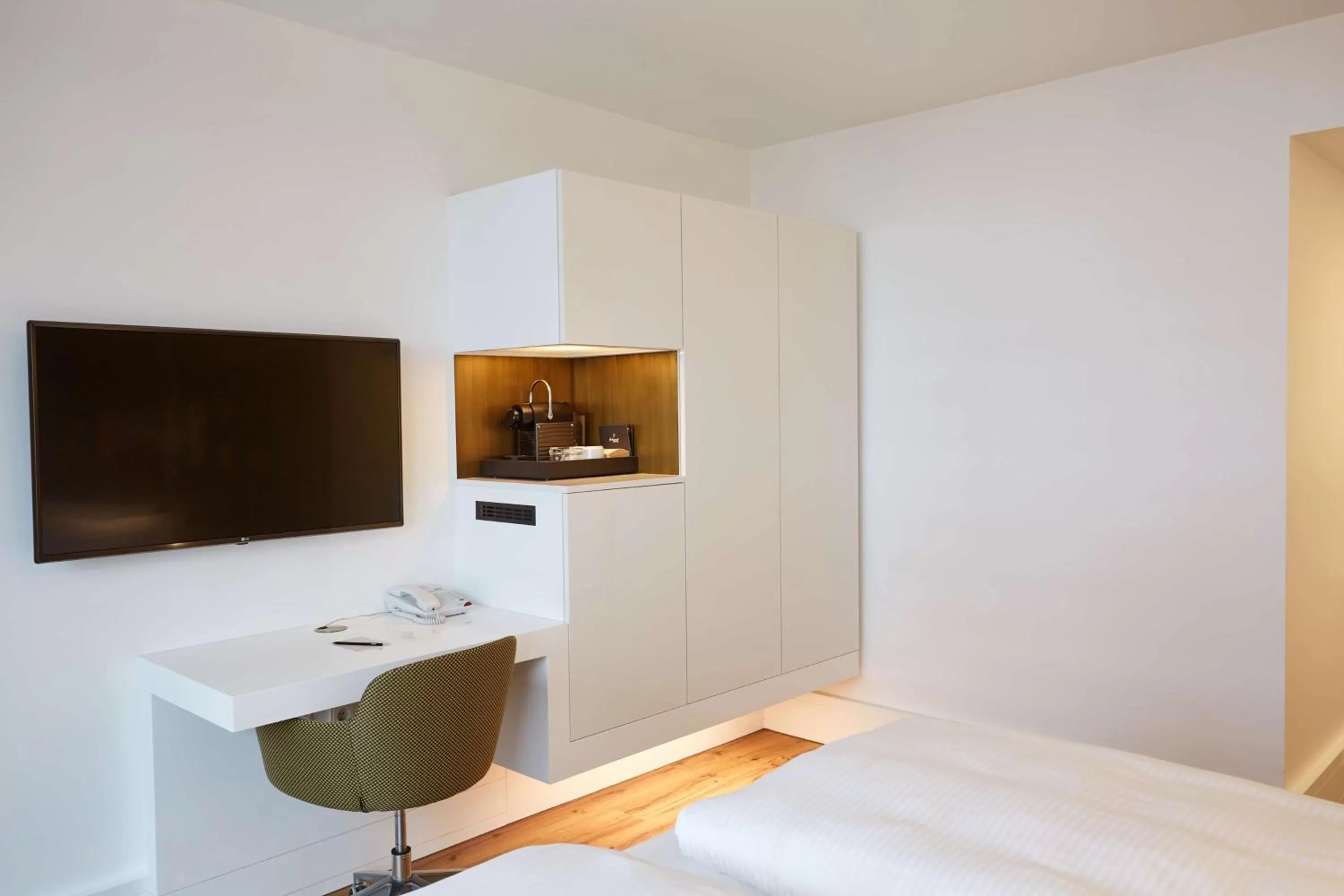 Photo of the whole room, Bed in Scandic Frankfurt Museumsufer