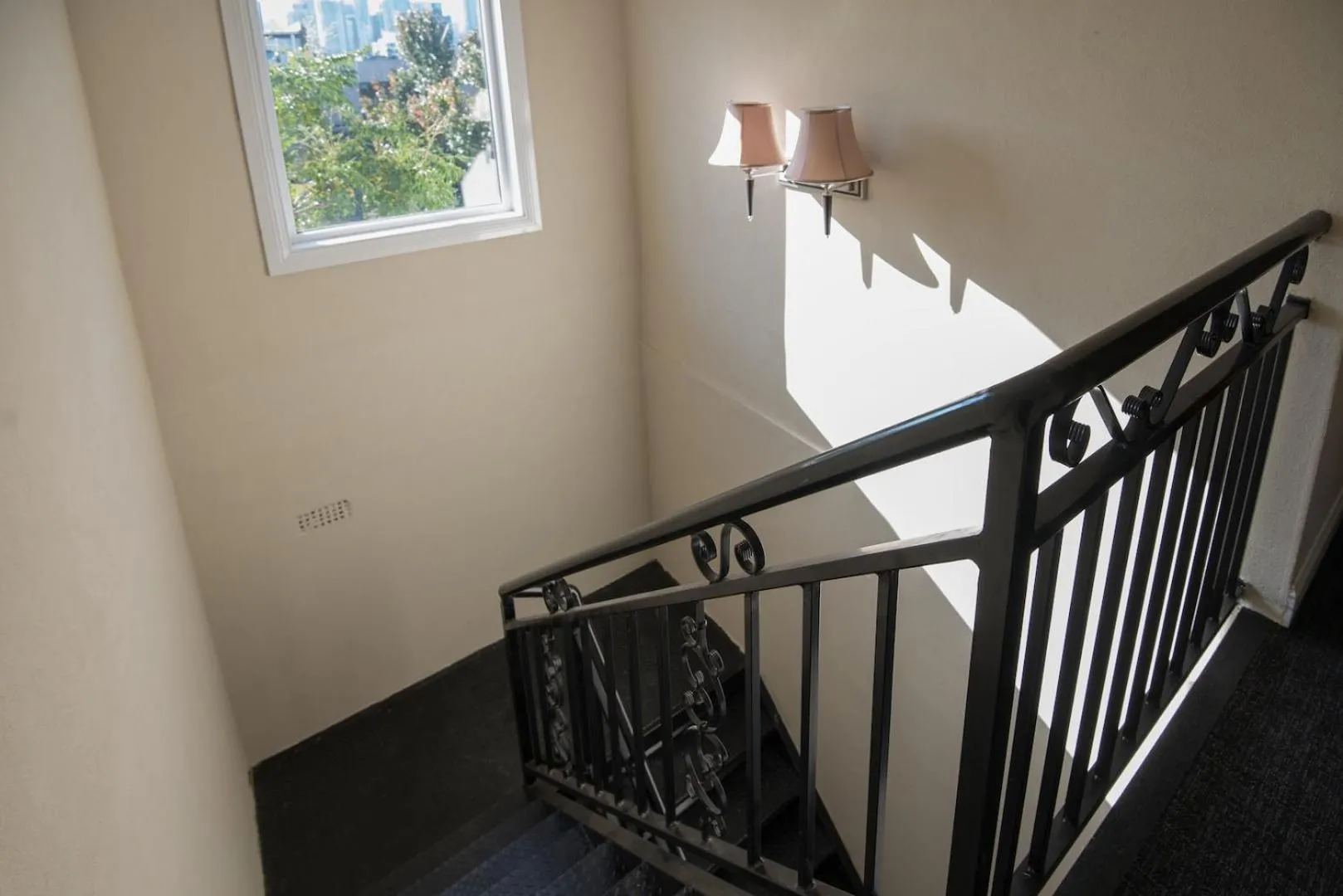 Decorative detail in Lily Sands Inn