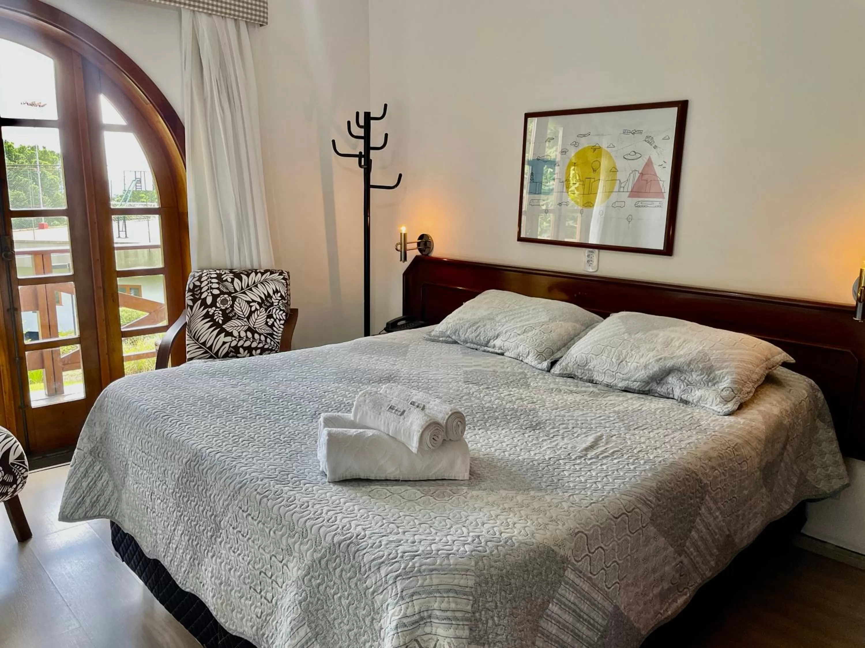 Bedroom, Bed in MineirINN l Piscina Aquecida e Hidro na Montanha