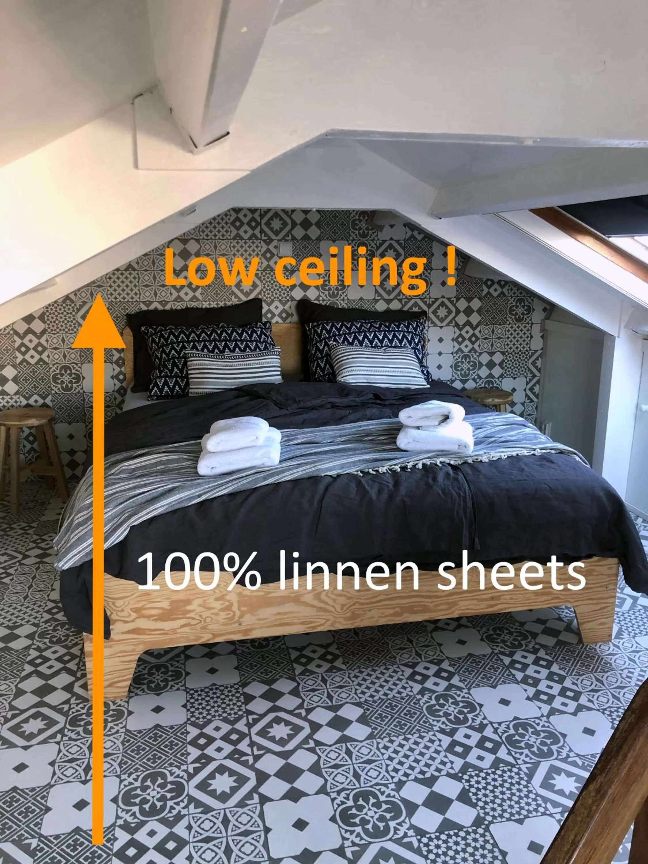 Bedroom, Bed in Houseboat apartment with water terrace, free parking, free bikes & fast wifi