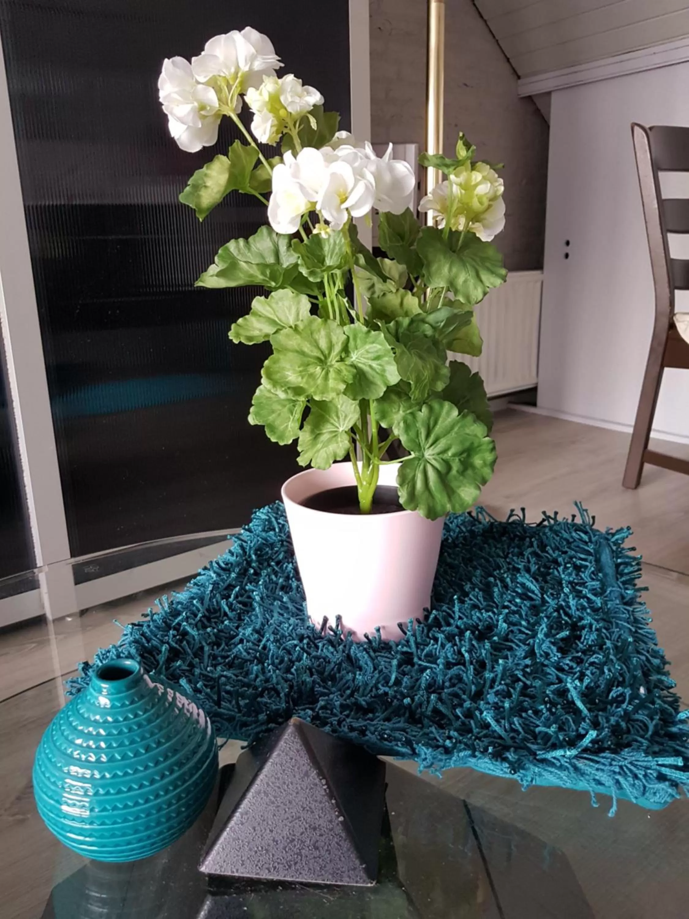 Decorative detail in B&B Acacia