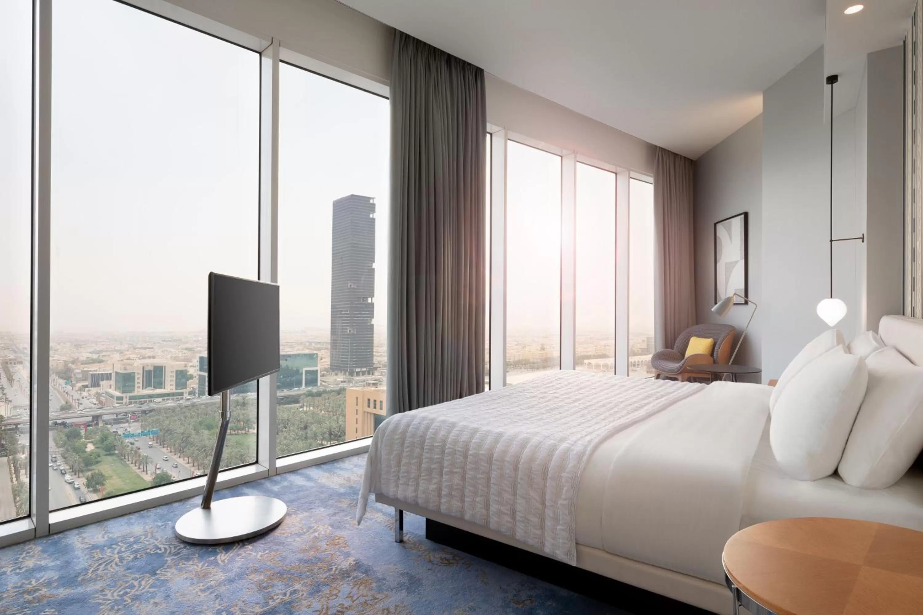 Bedroom, Bed in Le Meridien Riyadh