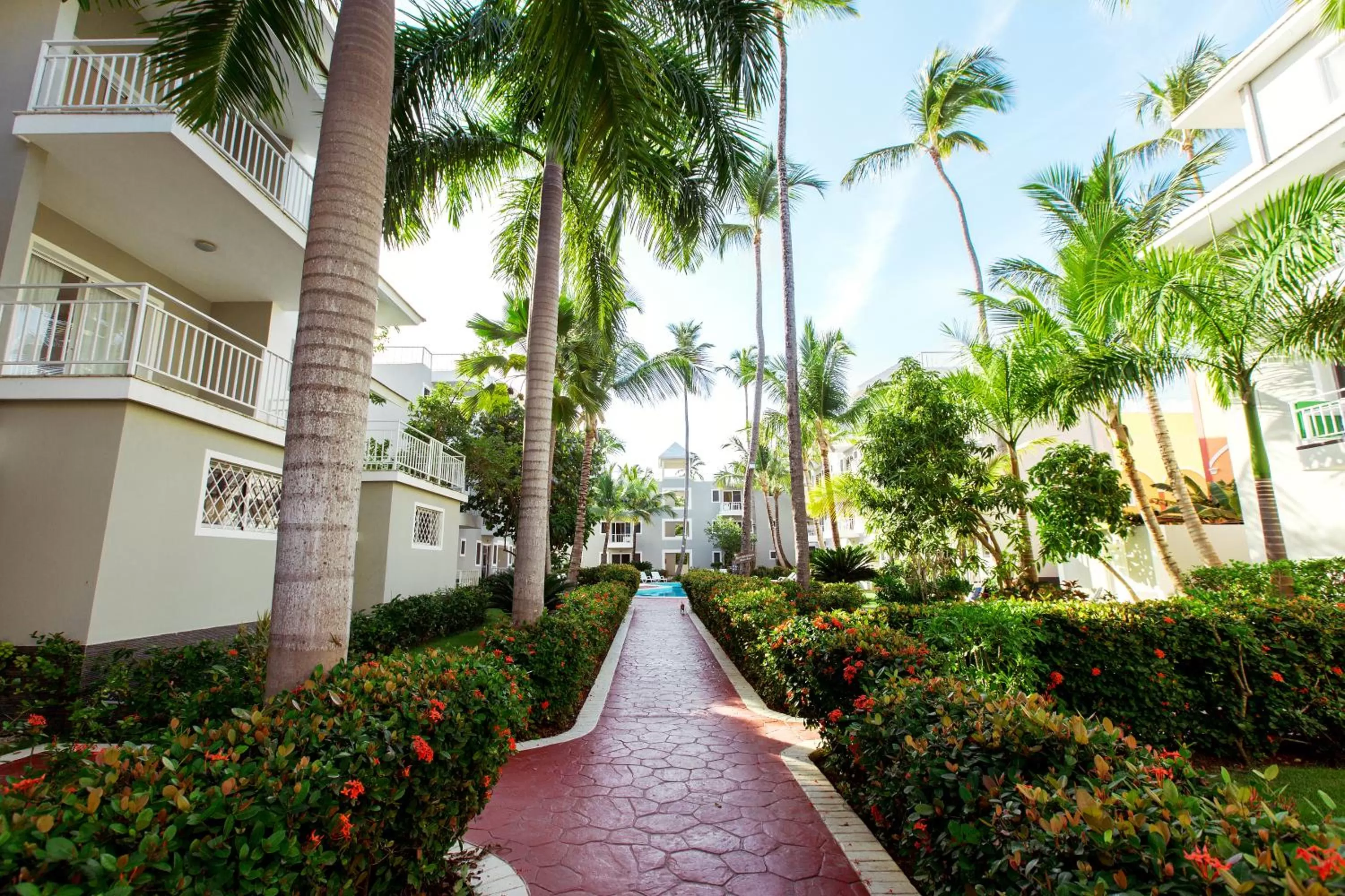 Property building, Garden in FIESTA SOL CARIBE playa LOS CORALES