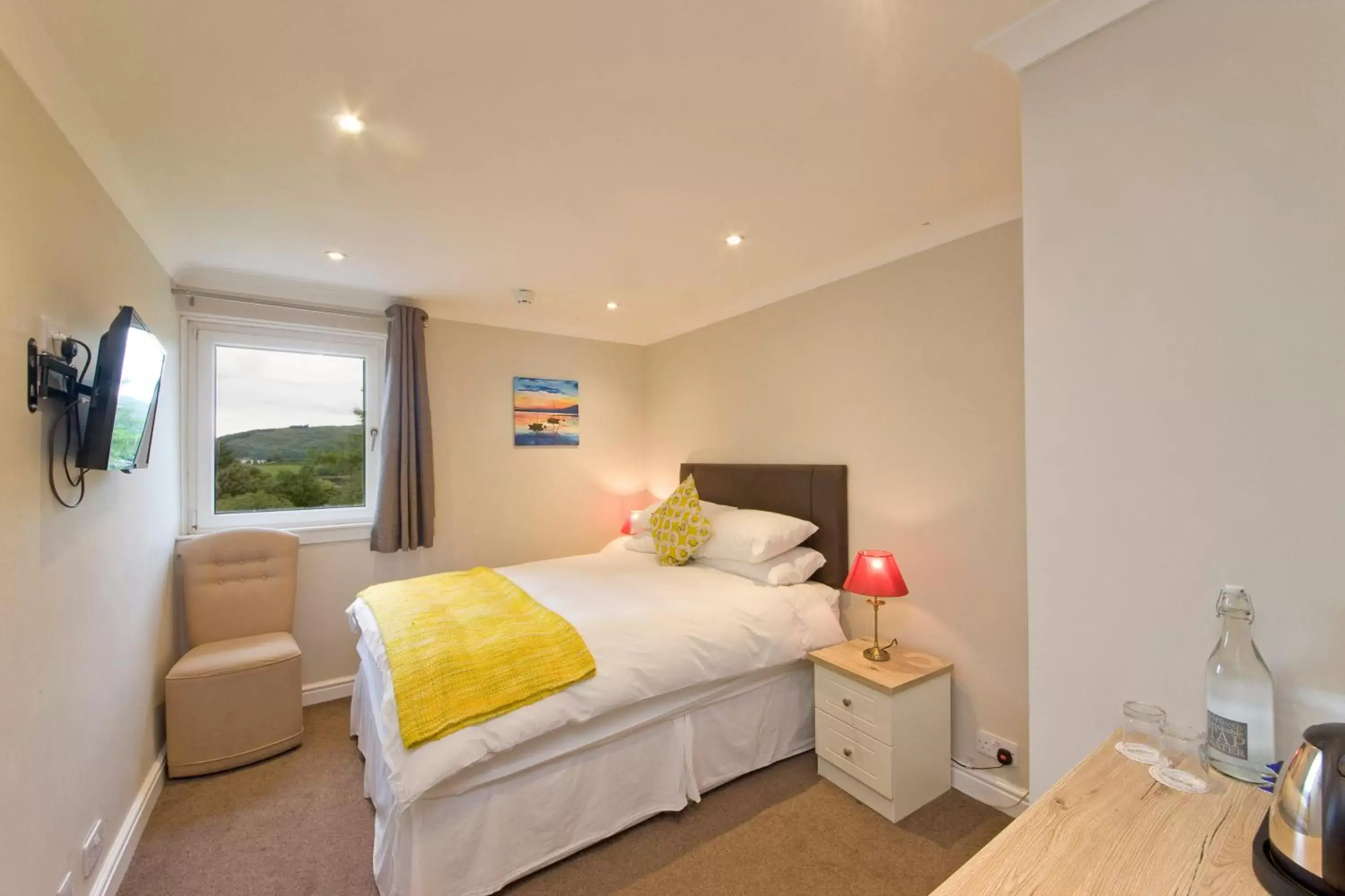 Small Double Room with View in Falls of Lora Hotel Small Double Room with View in Falls of Lora Hotel