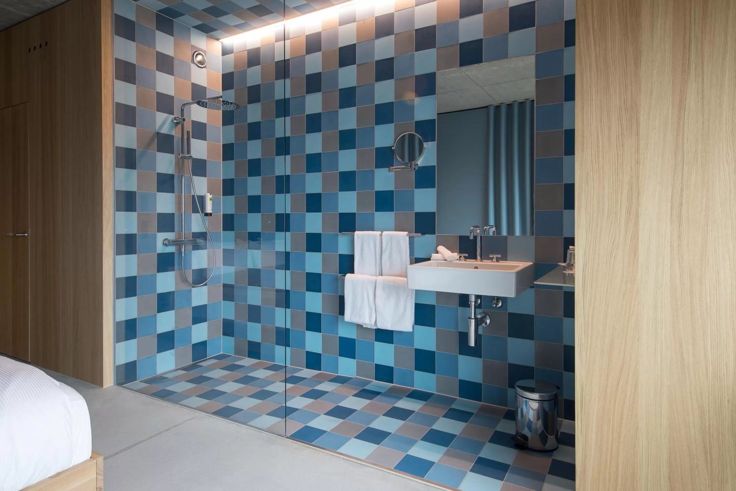 Shower, Bed in Placid Hotel Design & Lifestyle Zurich