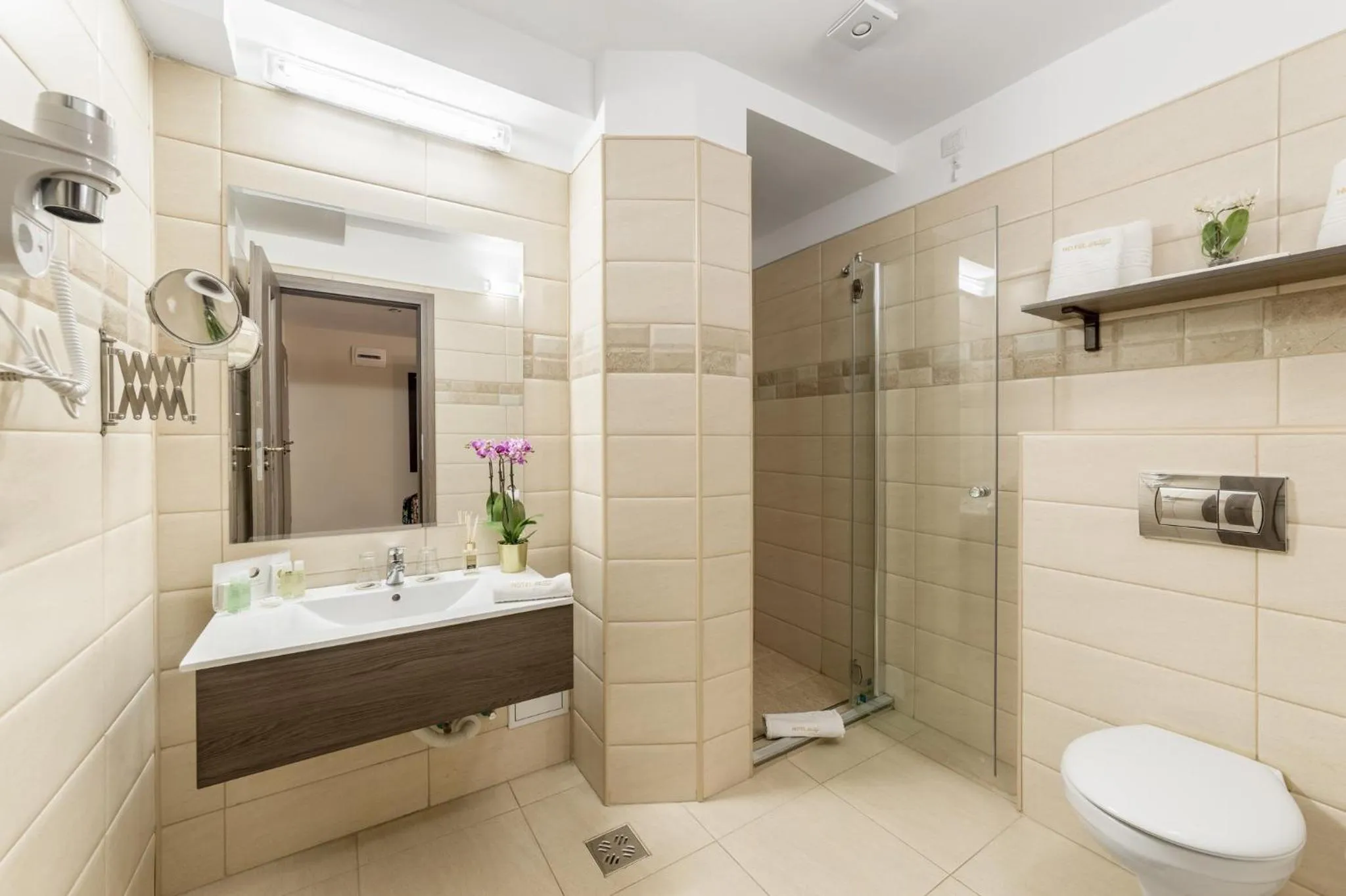 Bathroom in Prestige Boutique Hotel Craiova