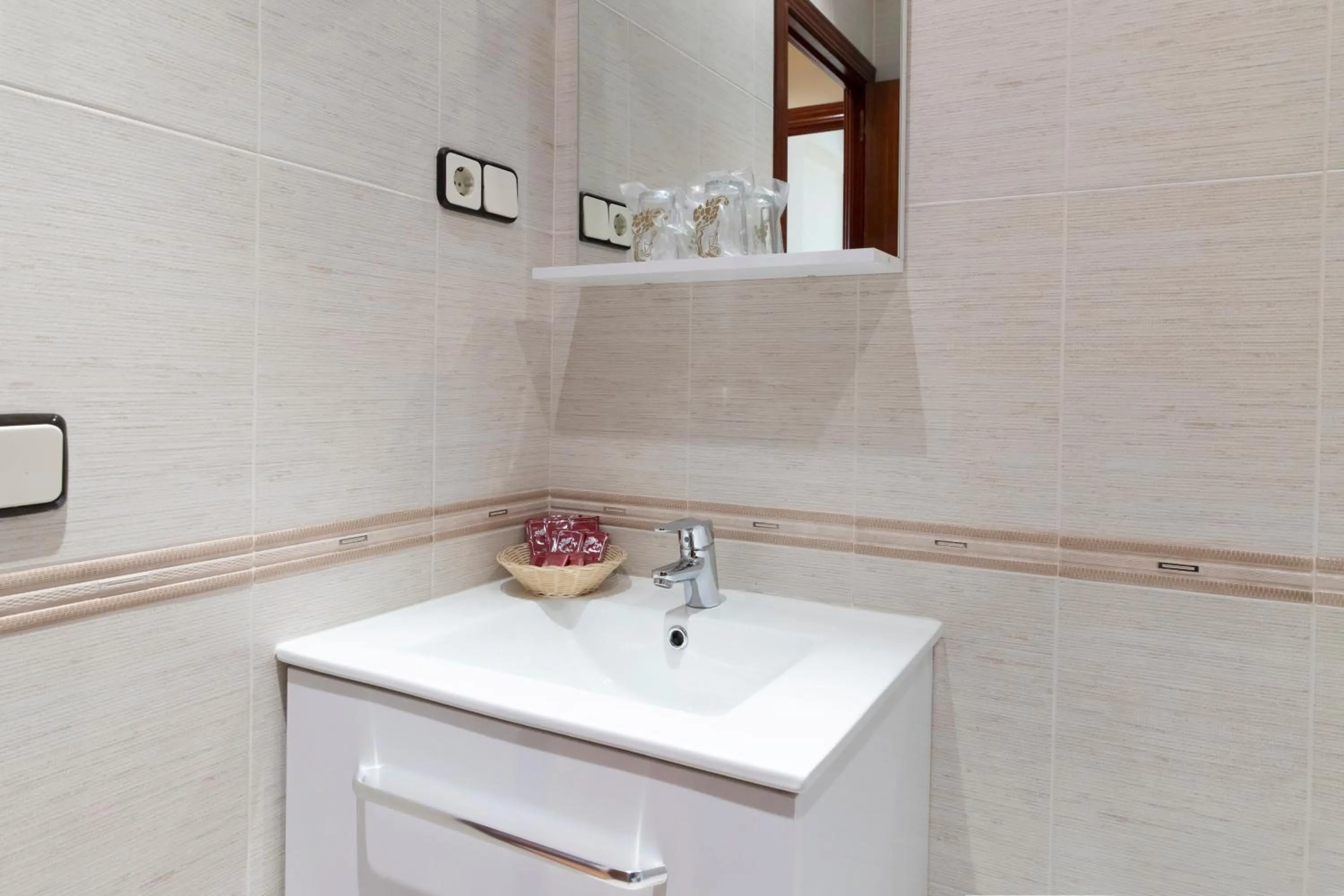 Bathroom in Hostal Tokio