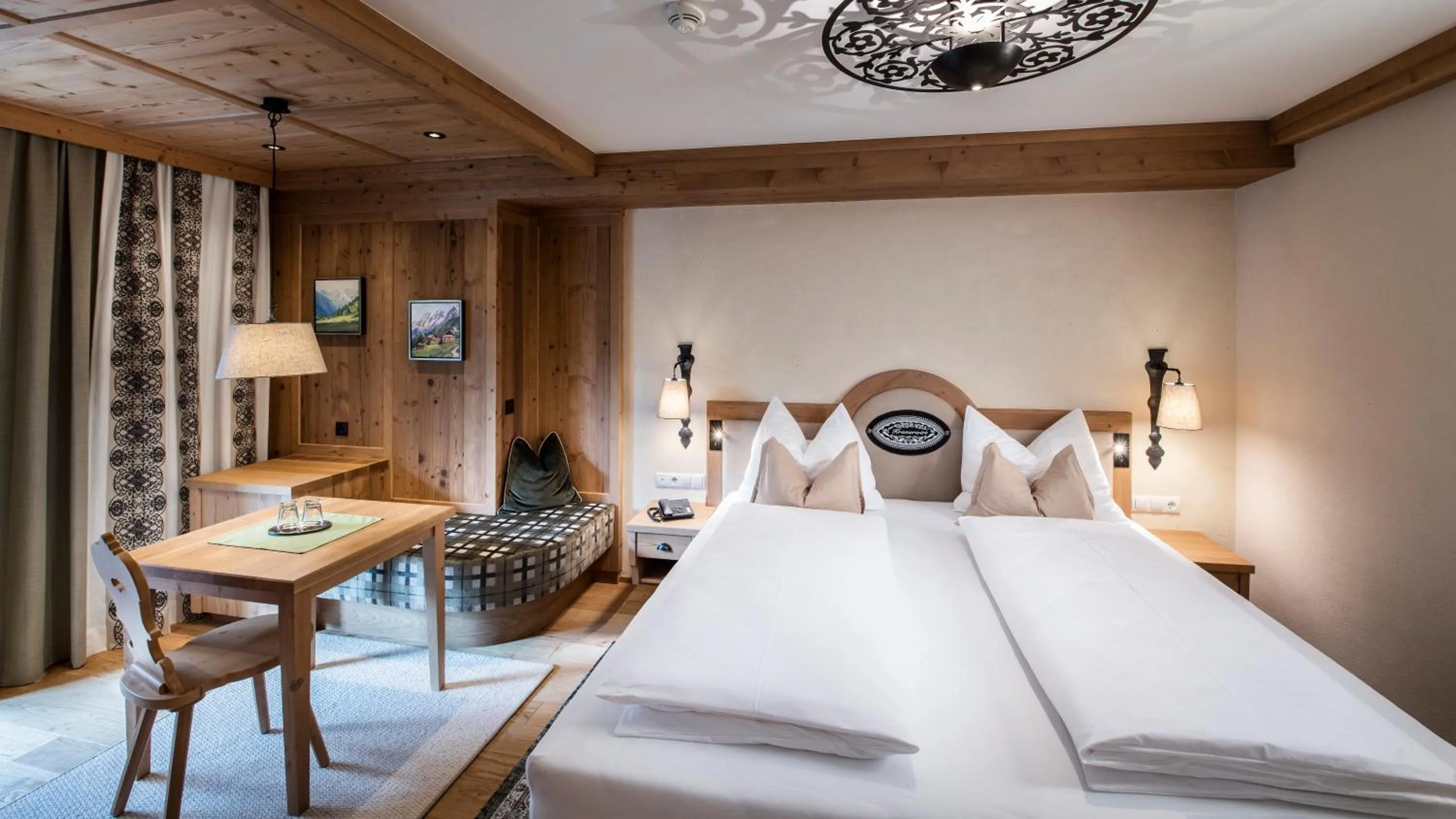 Bedroom, Bed in Alpenhotel Kramerwirt