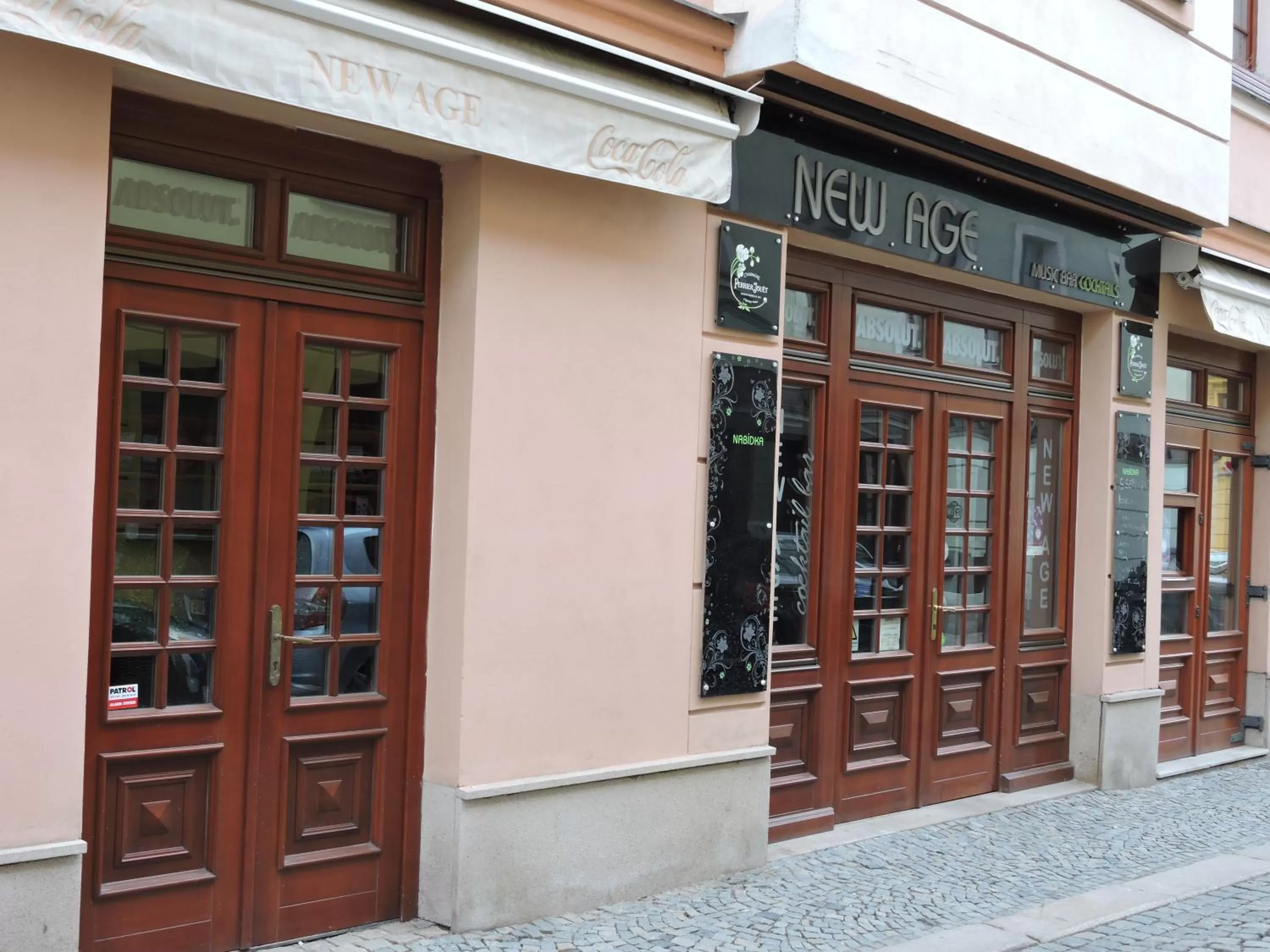 Facade/entrance in Hotel Atrium