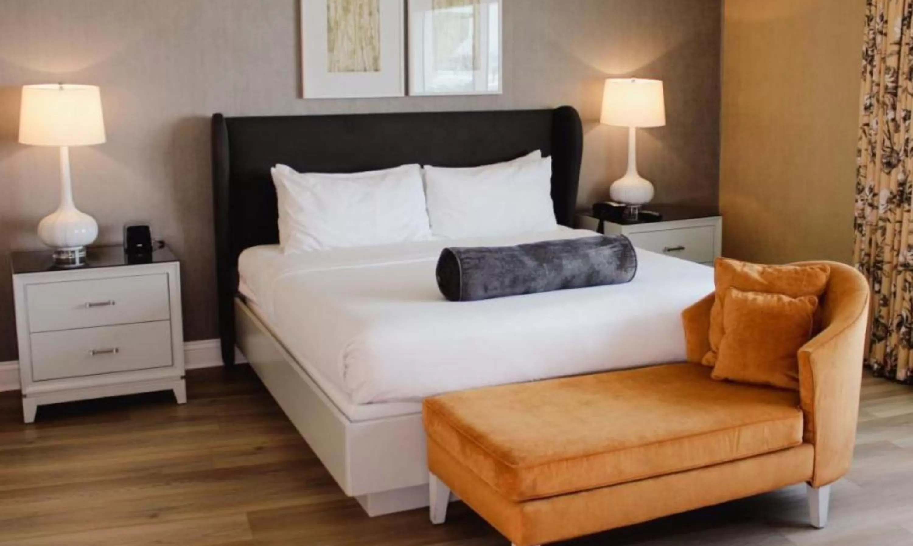 Bedroom, Bed in The Commerce Casino & Hotel